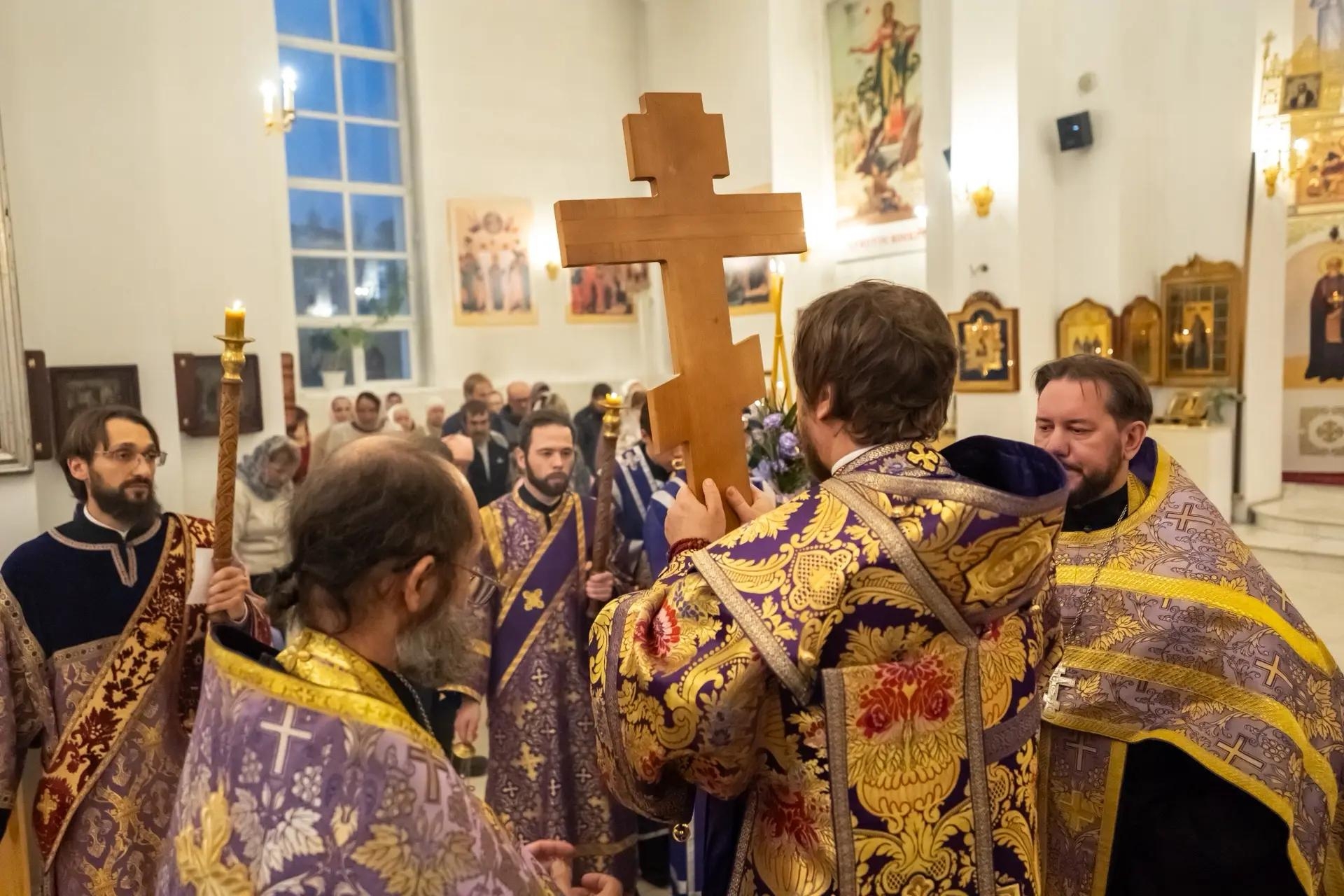 Всенощное бдение в канун Недели 17-й по Пятидесятнице, Воздвижения Честного и Животворящего Креста Господня