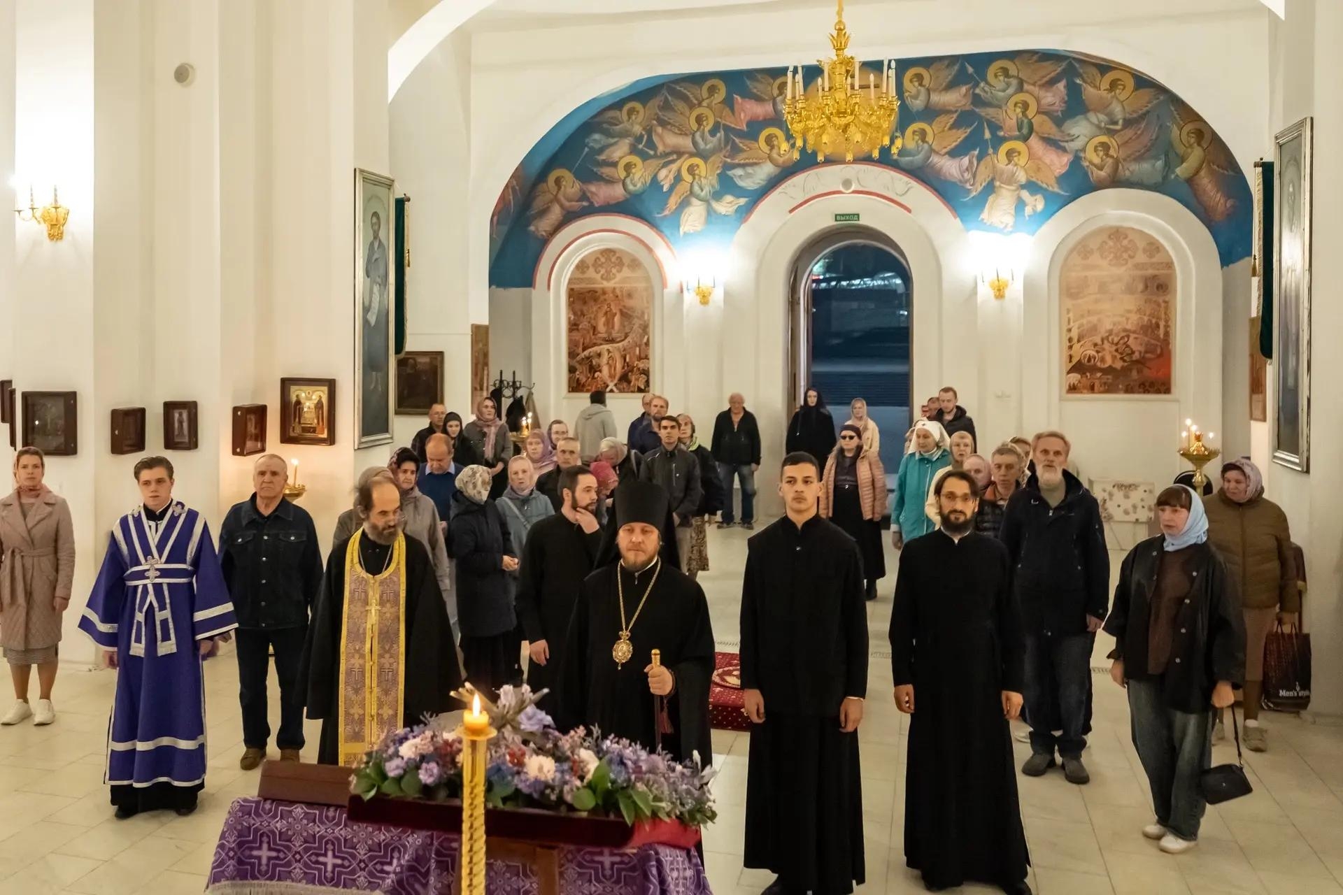 Всенощное бдение в канун Недели 17-й по Пятидесятнице, Воздвижения Честного и Животворящего Креста Господня