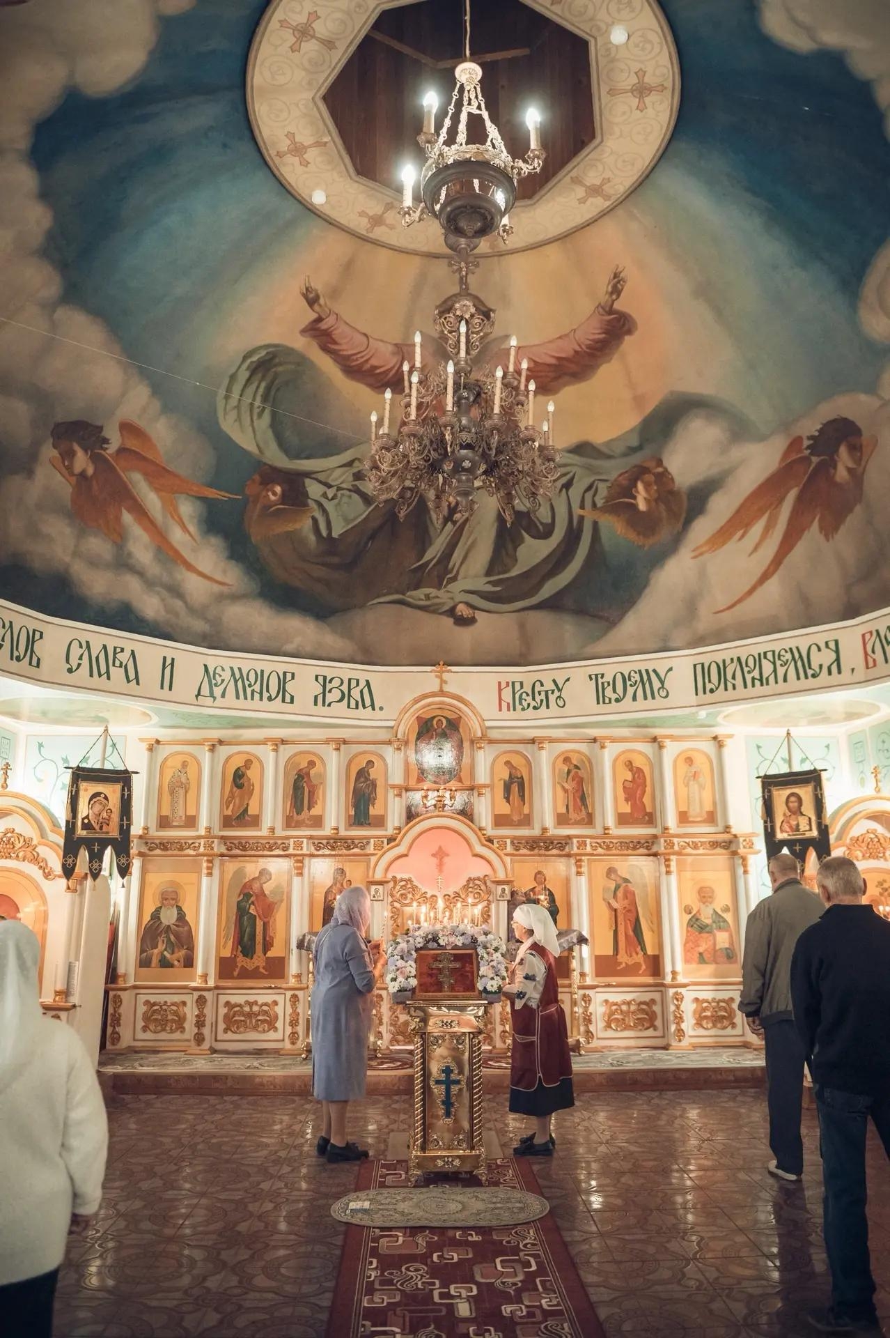 Литургия на Воздвижение Честного и Животворящего Креста Господня в Крестовоздвиженском храме г. Бакал