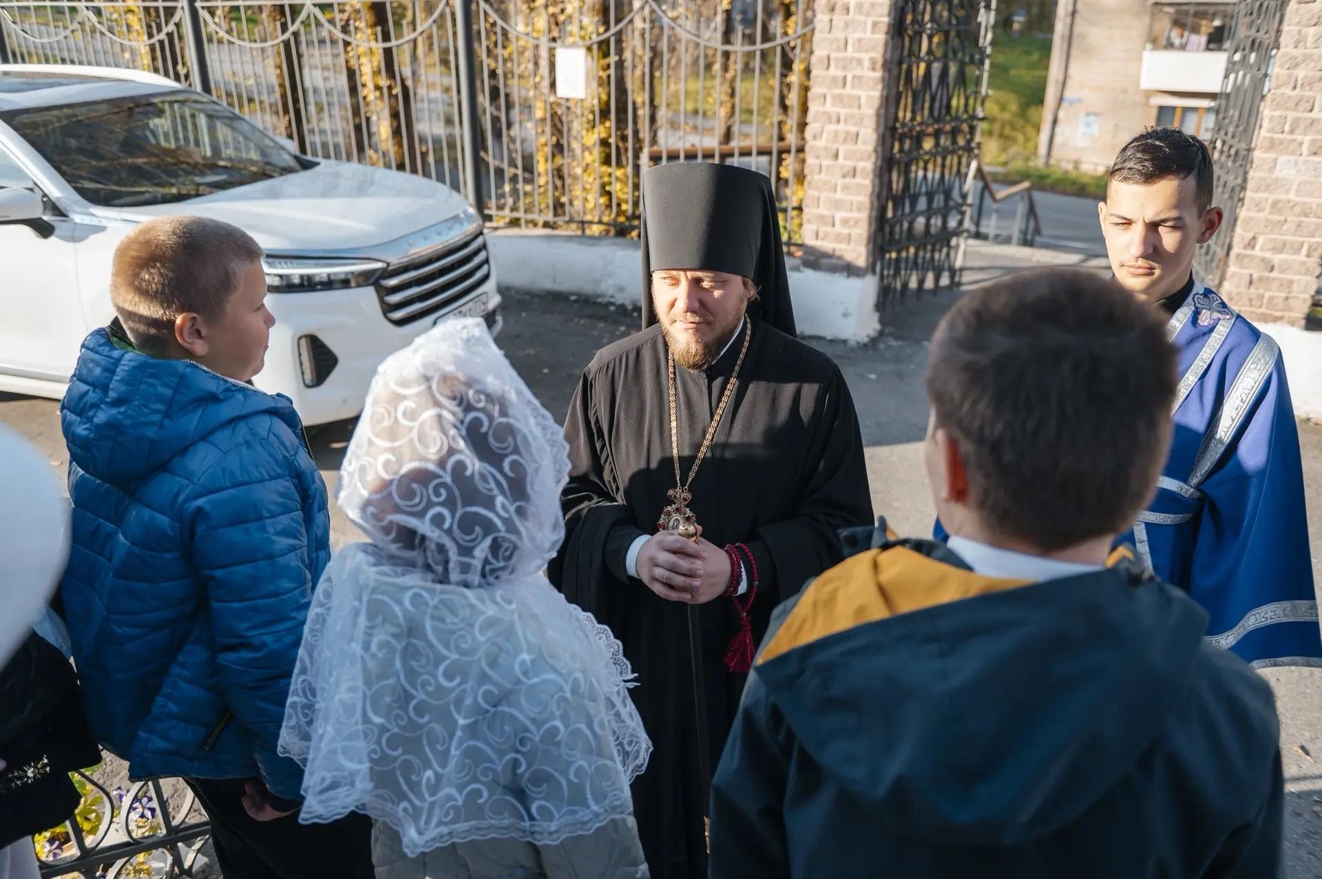 Литургия на Воздвижение Честного и Животворящего Креста Господня в Крестовоздвиженском храме г. Бакал