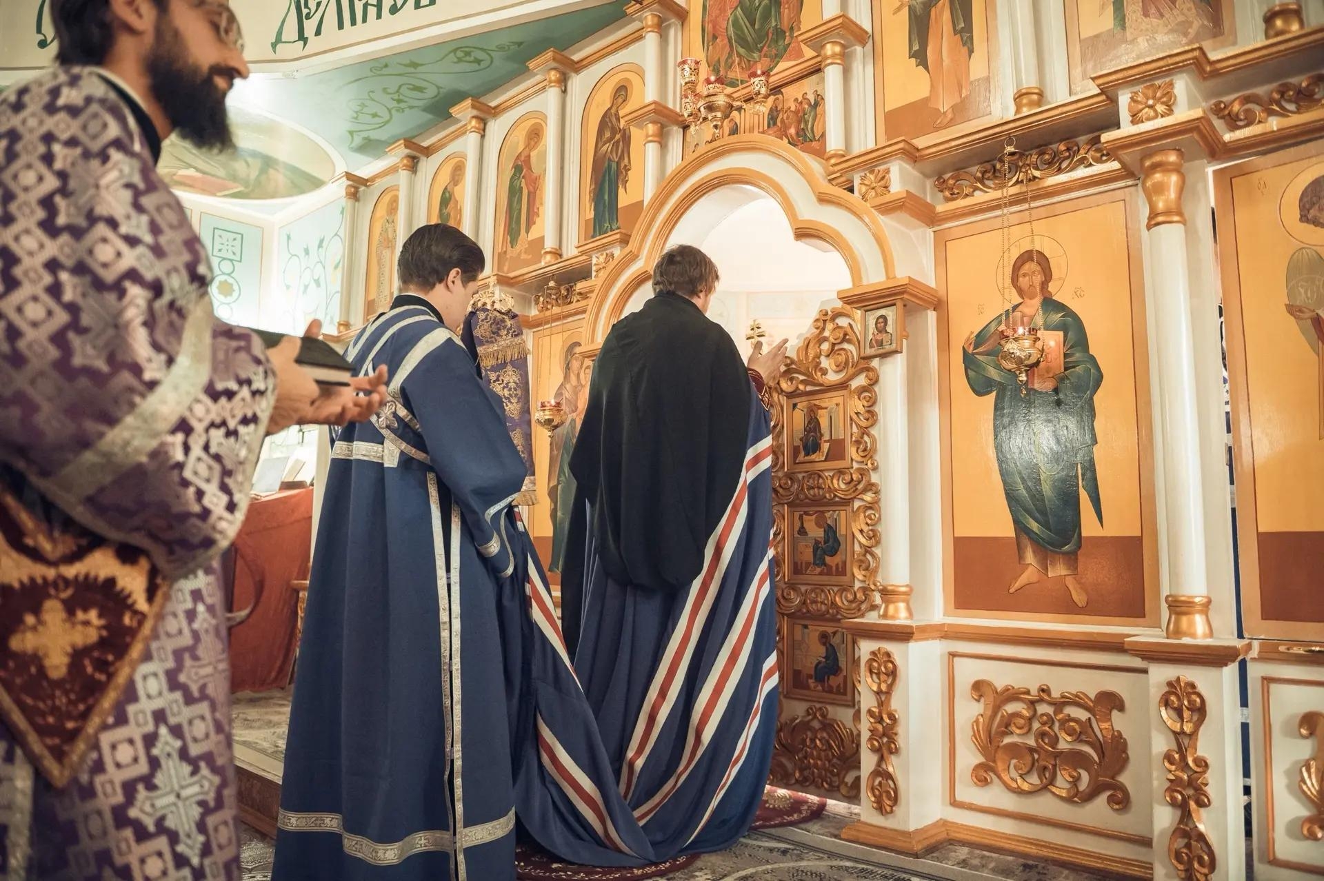 Литургия на Воздвижение Честного и Животворящего Креста Господня в Крестовоздвиженском храме г. Бакал