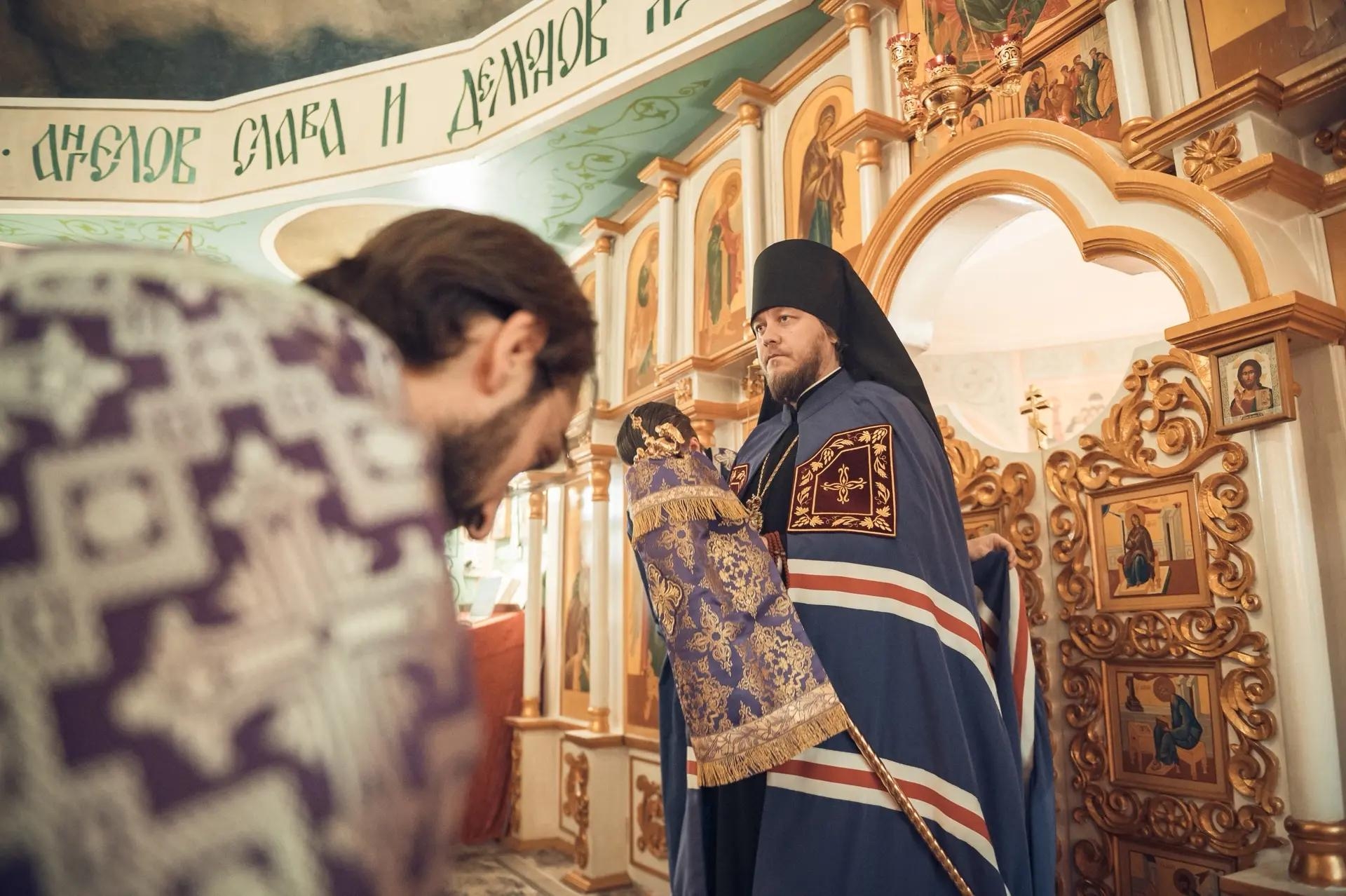 Литургия на Воздвижение Честного и Животворящего Креста Господня в Крестовоздвиженском храме г. Бакал