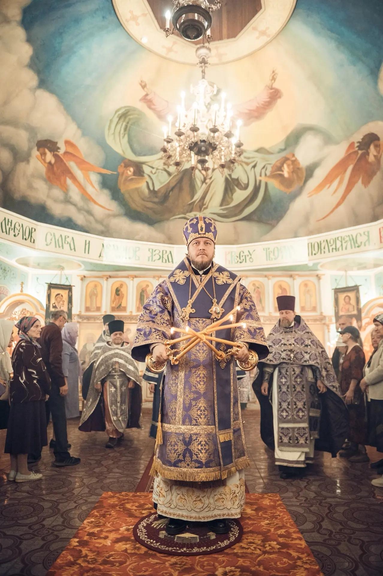 Литургия на Воздвижение Честного и Животворящего Креста Господня в Крестовоздвиженском храме г. Бакал
