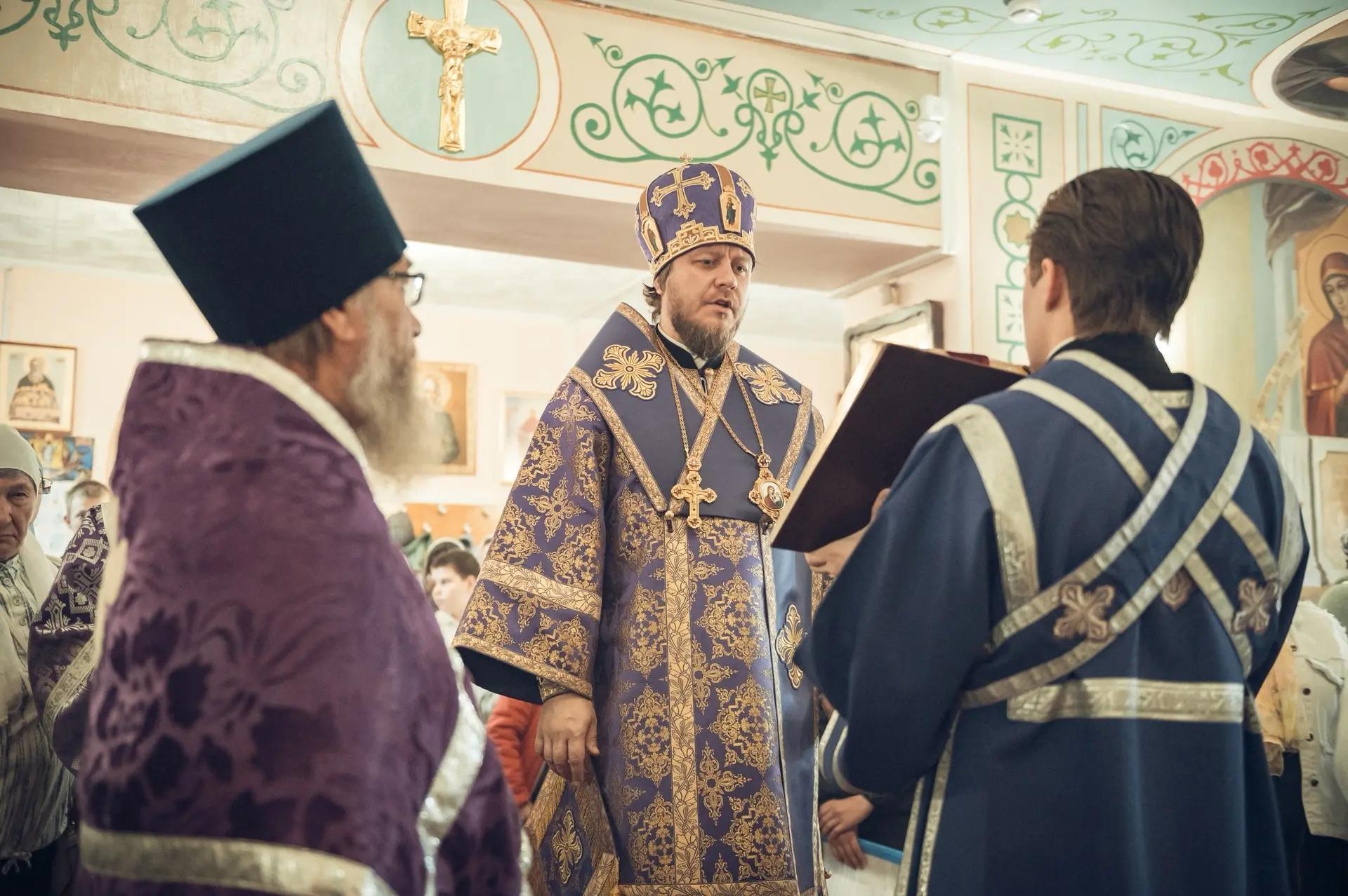 Литургия на Воздвижение Честного и Животворящего Креста Господня в Крестовоздвиженском храме г. Бакал