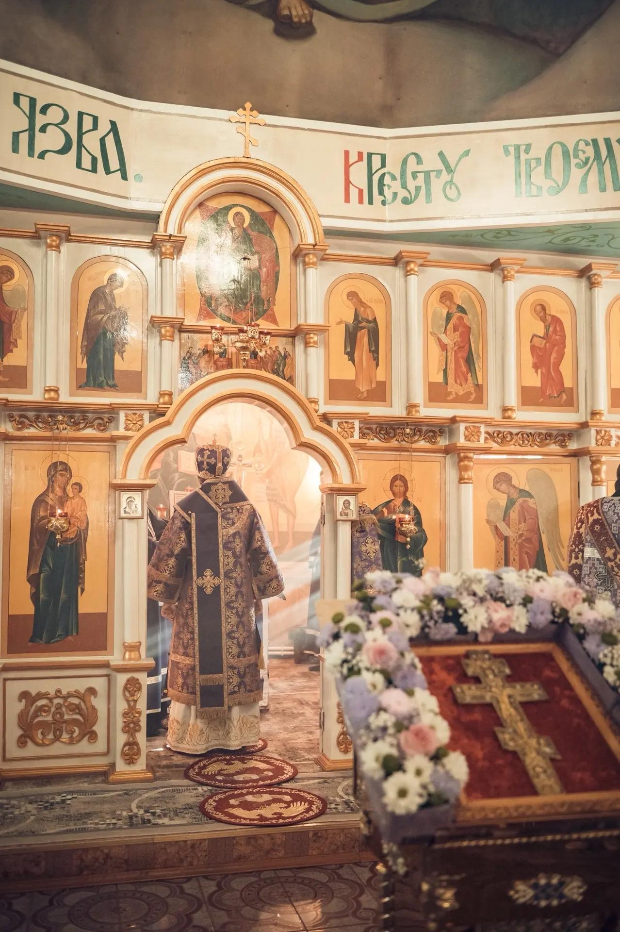 Литургия на Воздвижение Честного и Животворящего Креста Господня в Крестовоздвиженском храме г. Бакал