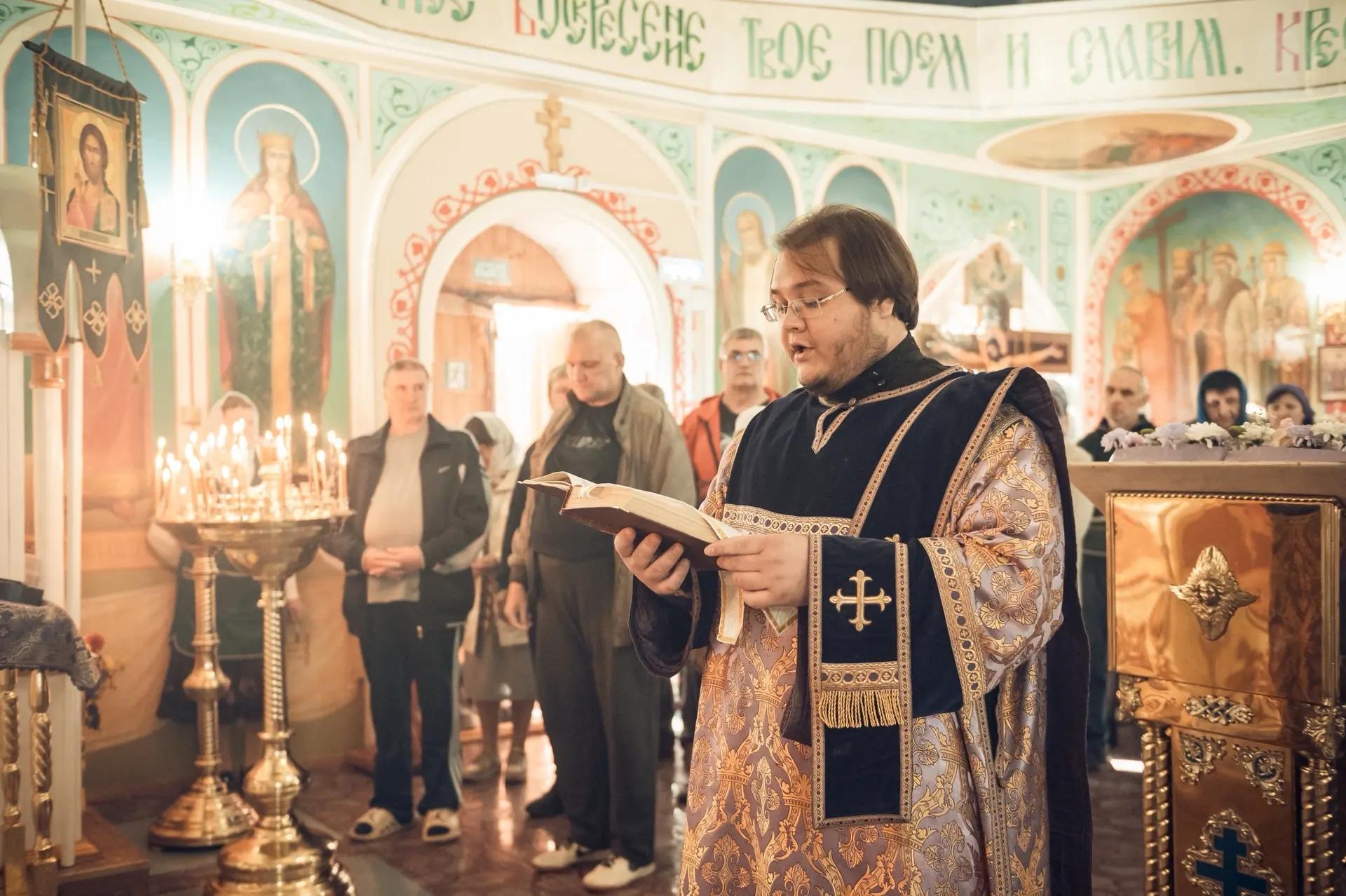 Литургия на Воздвижение Честного и Животворящего Креста Господня в Крестовоздвиженском храме г. Бакал