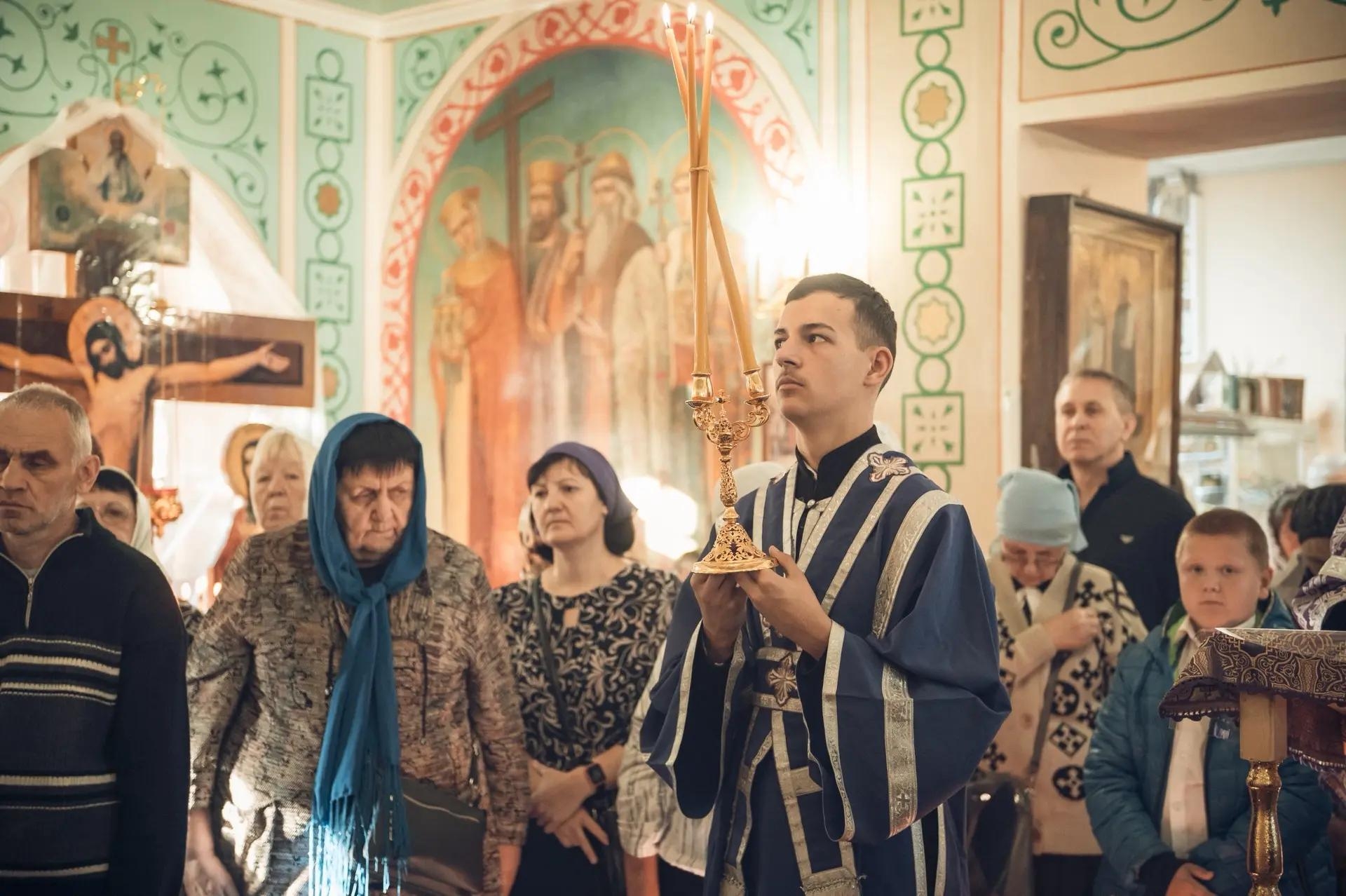Литургия на Воздвижение Честного и Животворящего Креста Господня в Крестовоздвиженском храме г. Бакал