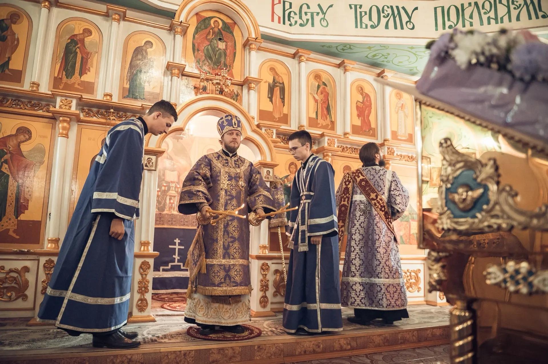 Литургия на Воздвижение Честного и Животворящего Креста Господня в Крестовоздвиженском храме г. Бакал