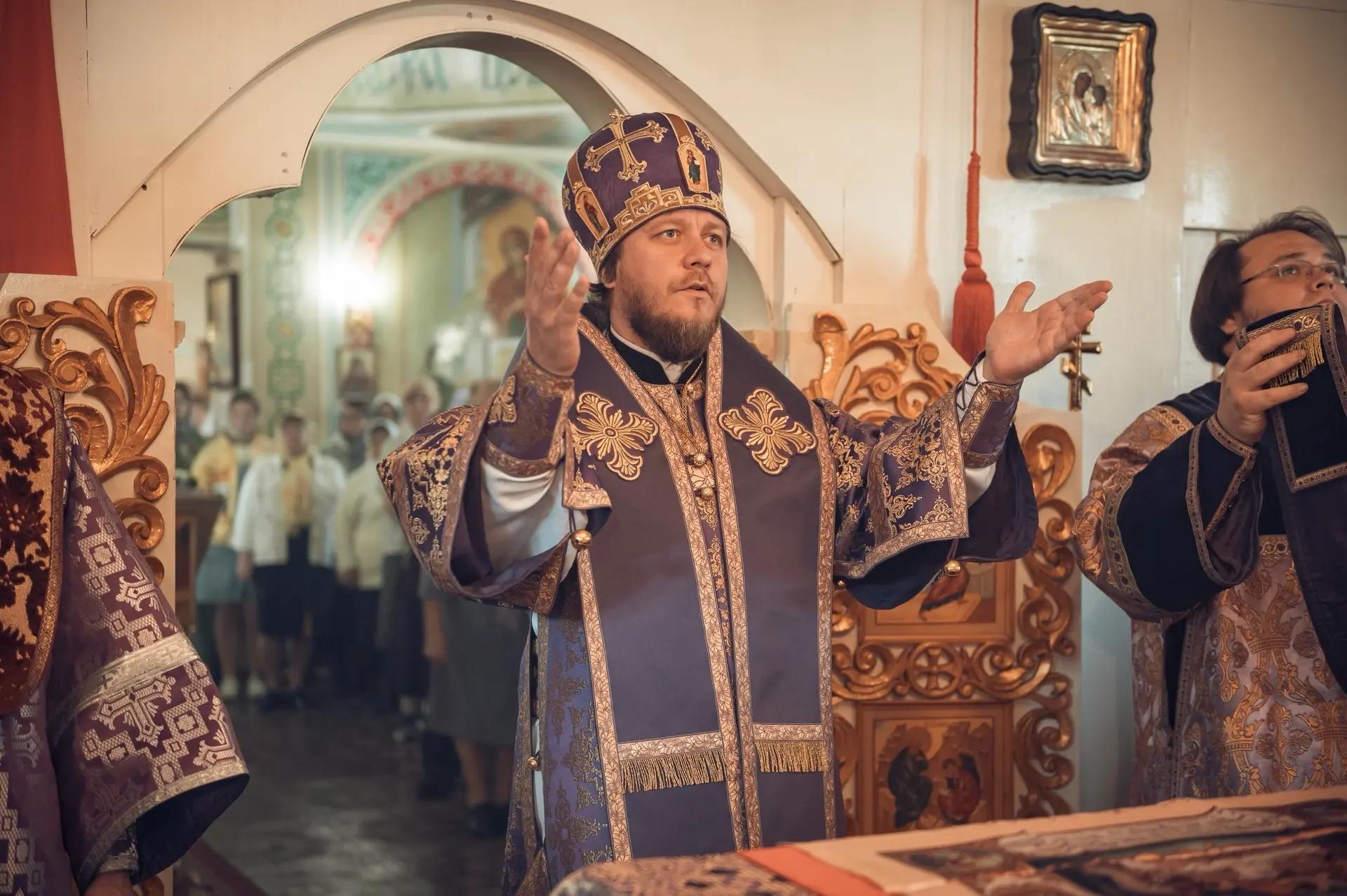 Литургия на Воздвижение Честного и Животворящего Креста Господня в Крестовоздвиженском храме г. Бакал