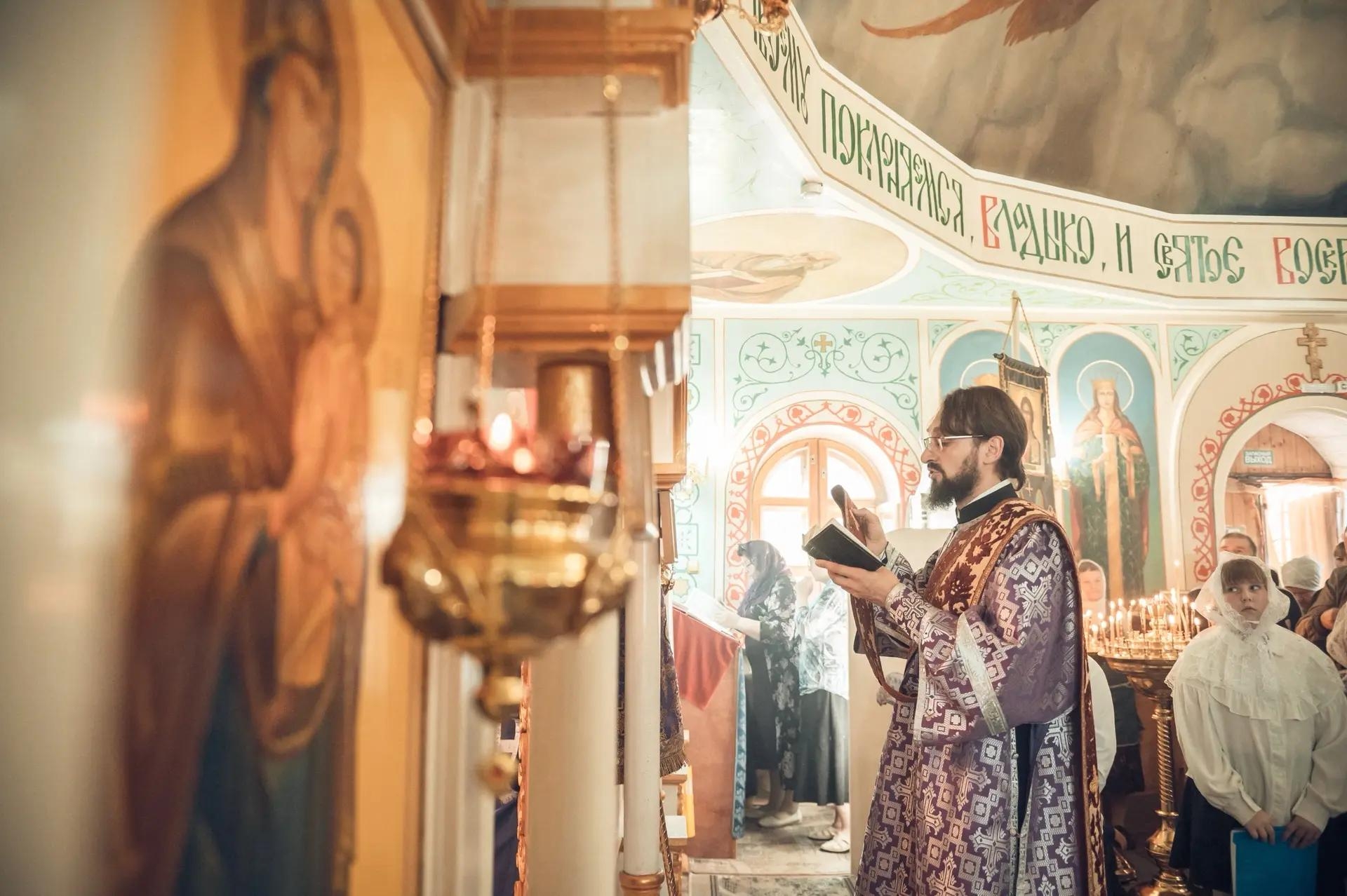 Литургия на Воздвижение Честного и Животворящего Креста Господня в Крестовоздвиженском храме г. Бакал