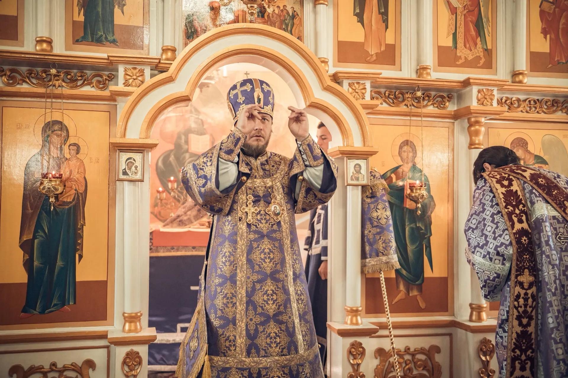 Литургия на Воздвижение Честного и Животворящего Креста Господня в Крестовоздвиженском храме г. Бакал