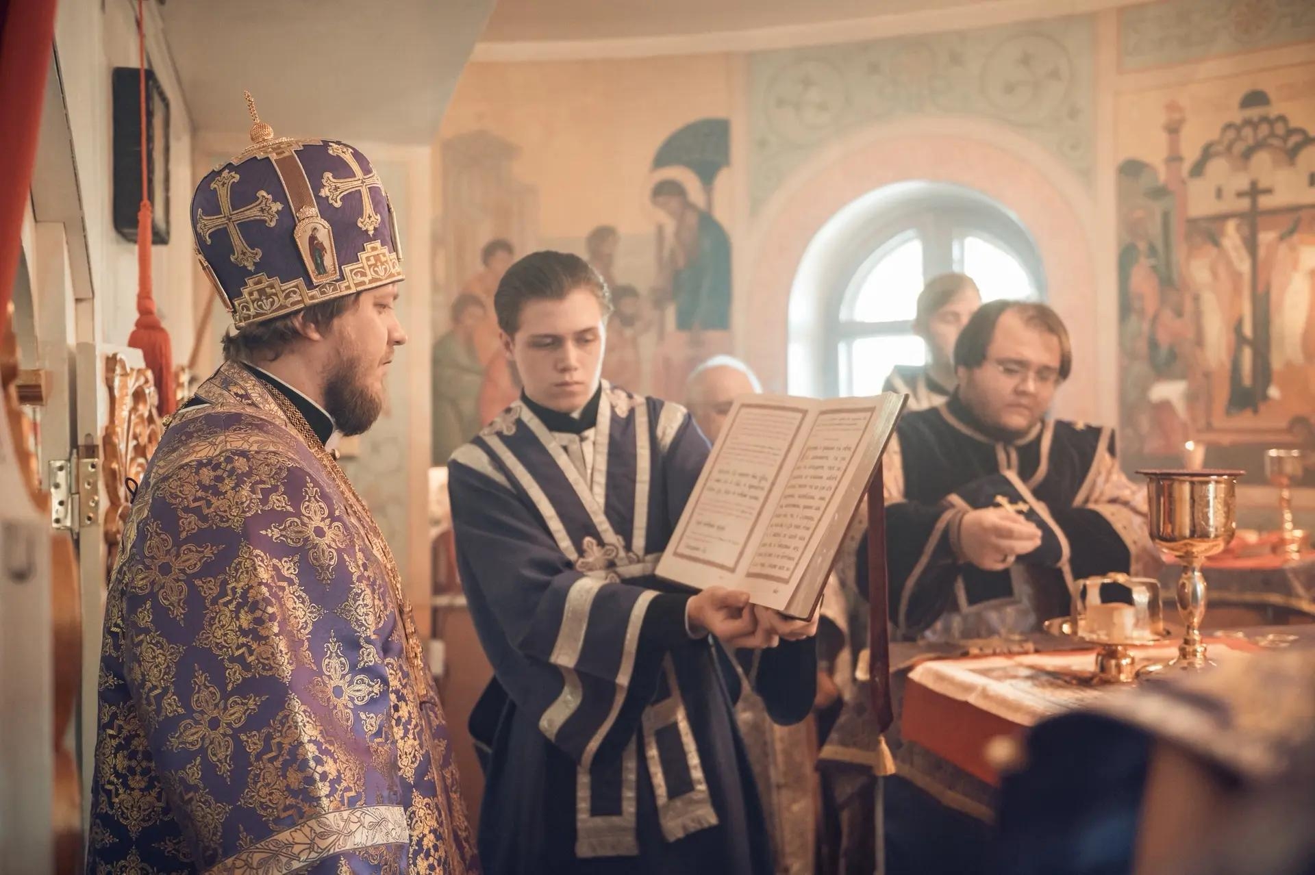 Литургия на Воздвижение Честного и Животворящего Креста Господня в Крестовоздвиженском храме г. Бакал