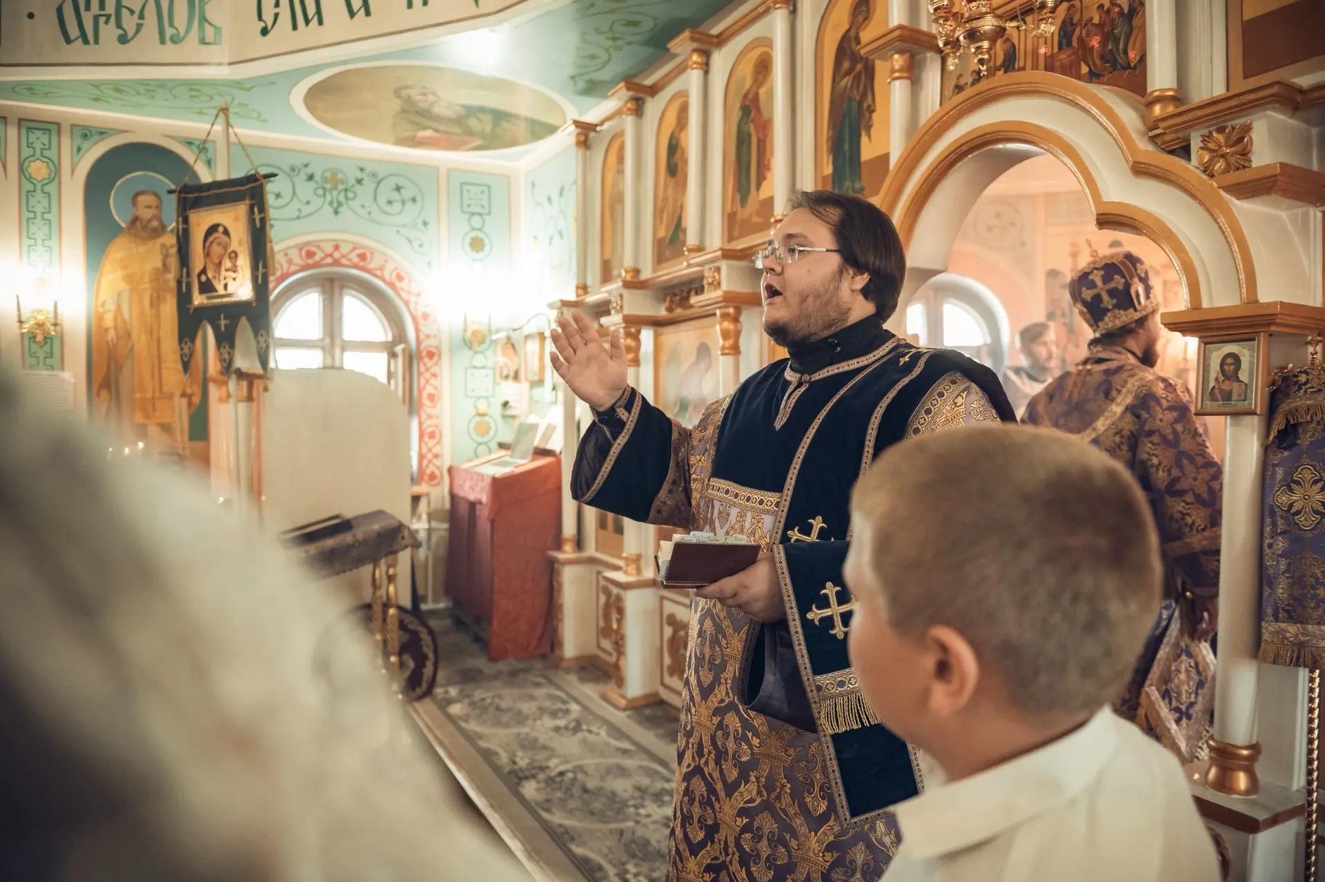Литургия на Воздвижение Честного и Животворящего Креста Господня в Крестовоздвиженском храме г. Бакал
