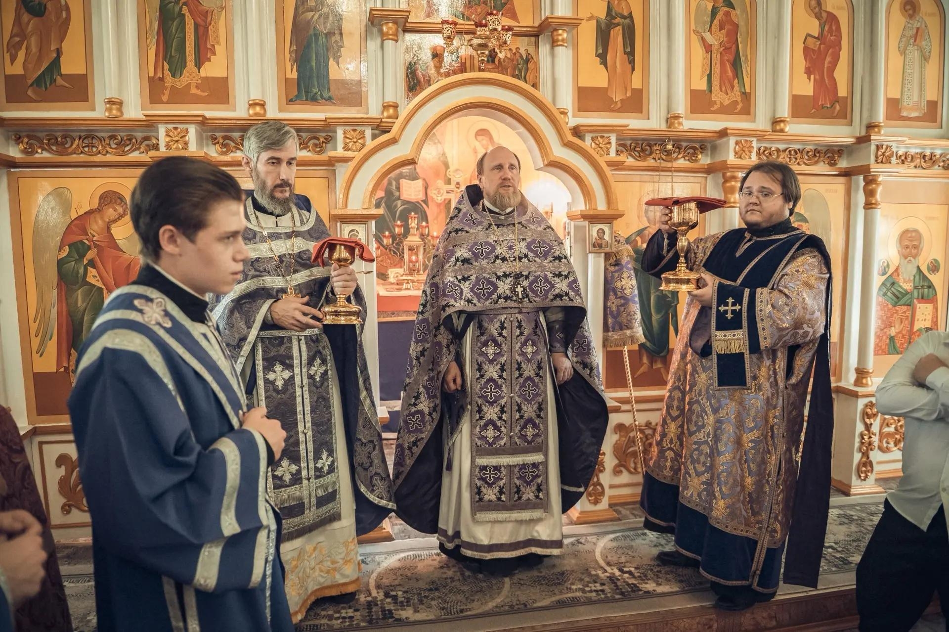 Литургия на Воздвижение Честного и Животворящего Креста Господня в Крестовоздвиженском храме г. Бакал