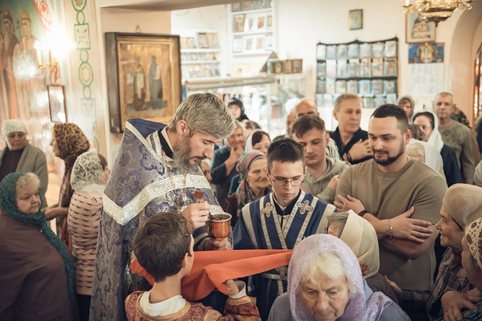 Литургия на Воздвижение Честного и Животворящего Креста Господня в Крестовоздвиженском храме г. Бакал