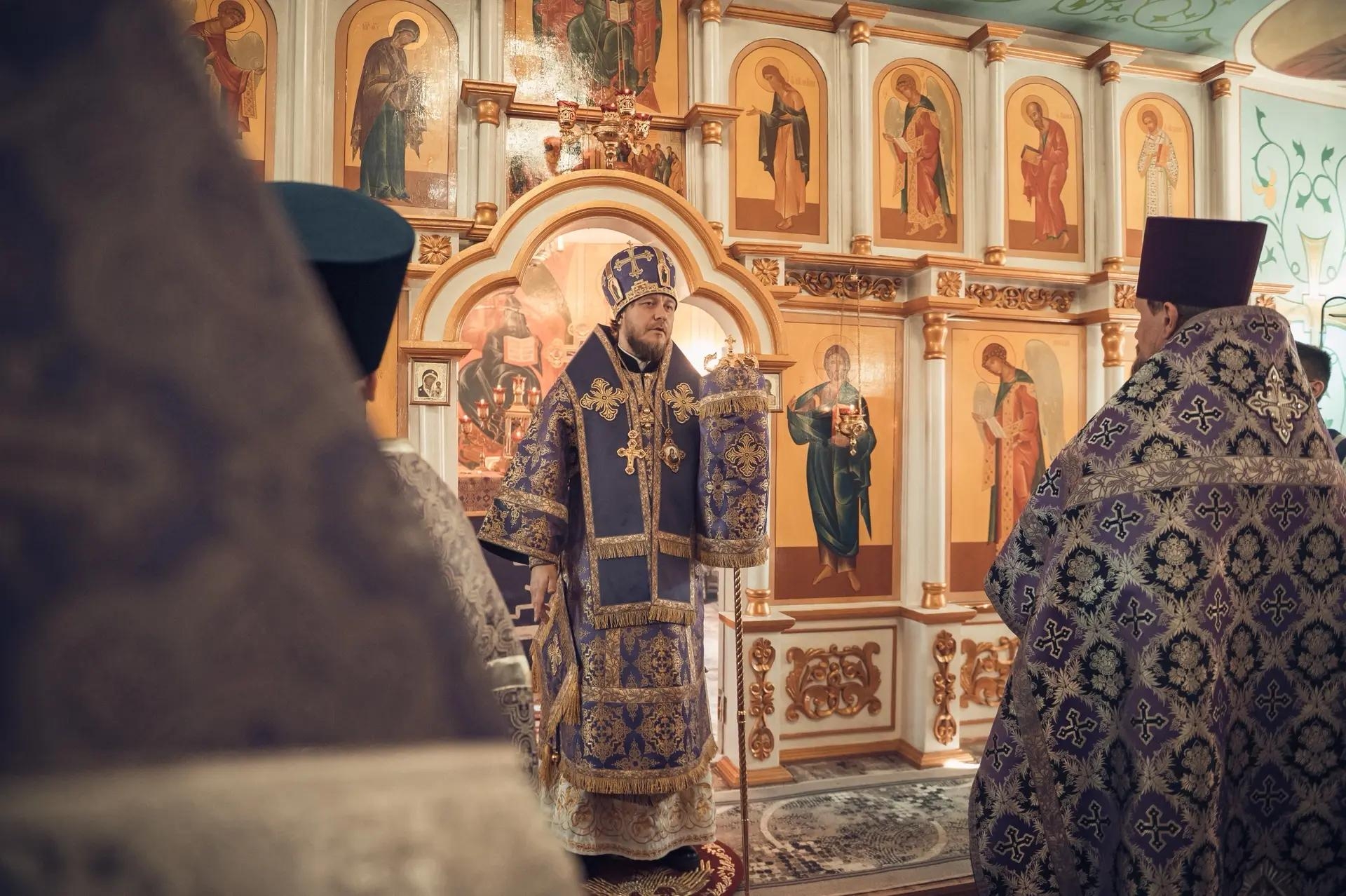 Литургия на Воздвижение Честного и Животворящего Креста Господня в Крестовоздвиженском храме г. Бакал