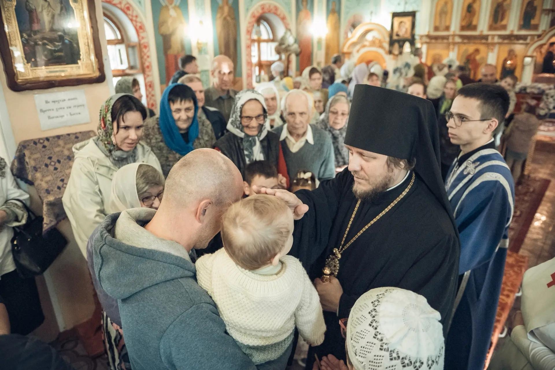 Литургия на Воздвижение Честного и Животворящего Креста Господня в Крестовоздвиженском храме г. Бакал