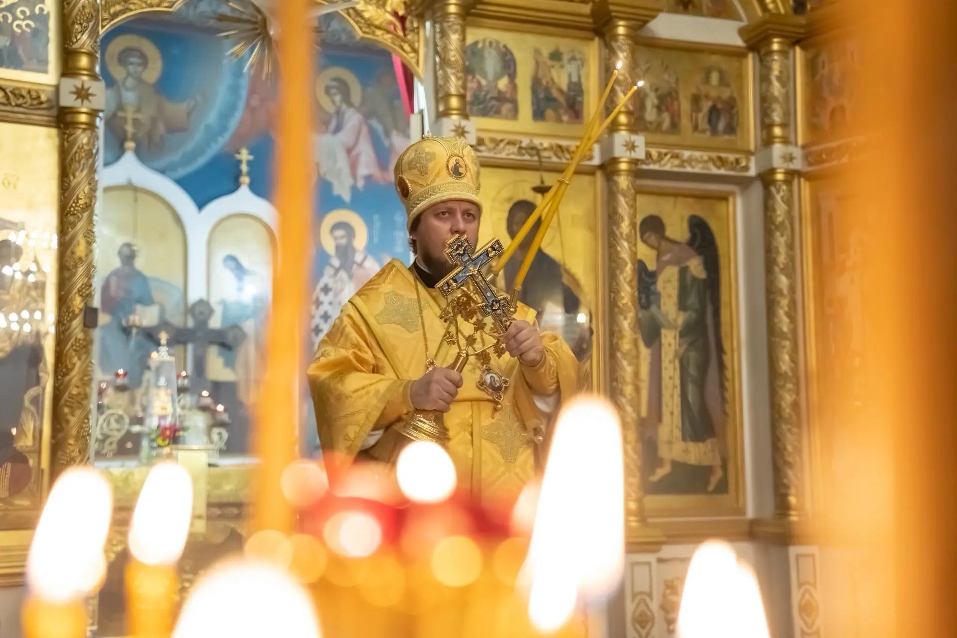 Литургия в пятницу 14-й седмицы по Пятидесятнице, мчч. Агафоника и Луппа
