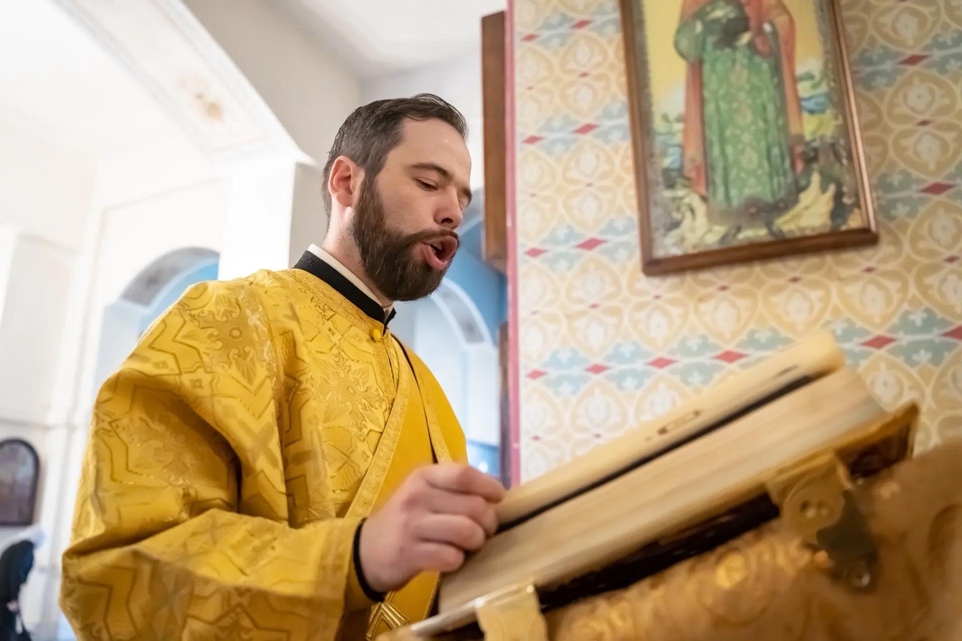 Литургия в пятницу 14-й седмицы по Пятидесятнице, мчч. Агафоника и Луппа