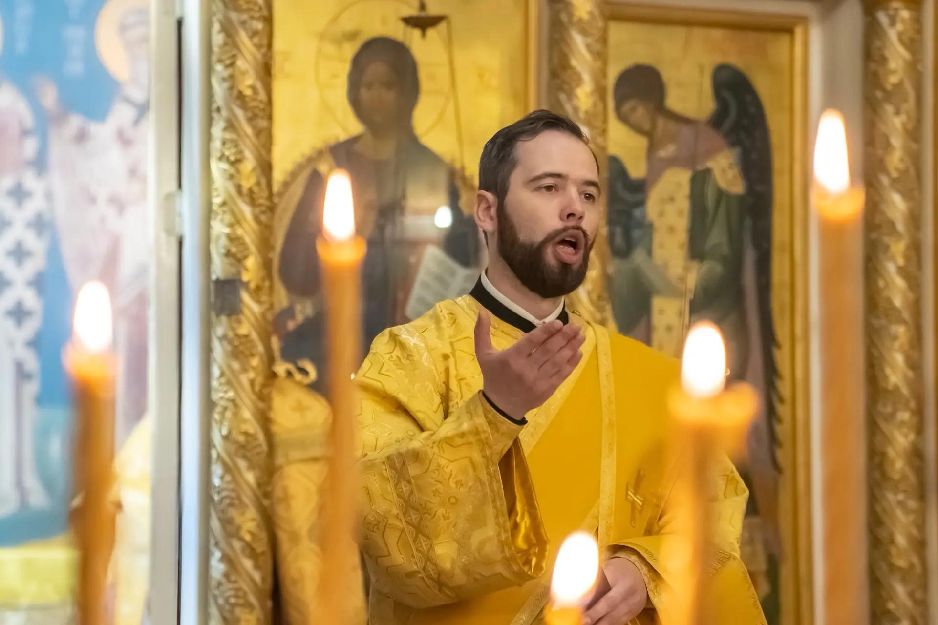 Литургия в пятницу 14-й седмицы по Пятидесятнице, мчч. Агафоника и Луппа