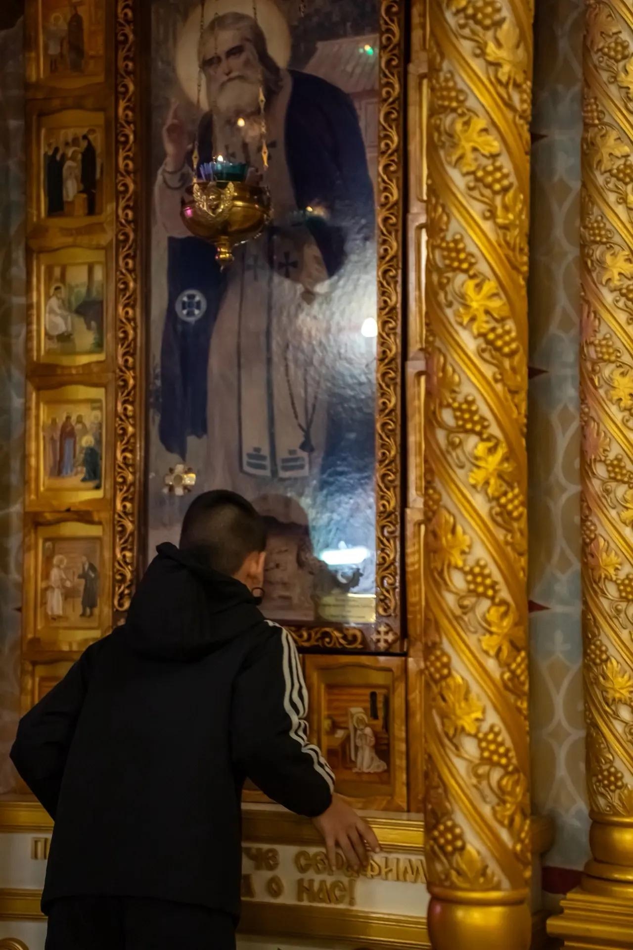 Литургия в пятницу 18-й седмицы по Пятидесятнице, мчч. Трофима, Савватия и Доримедонта