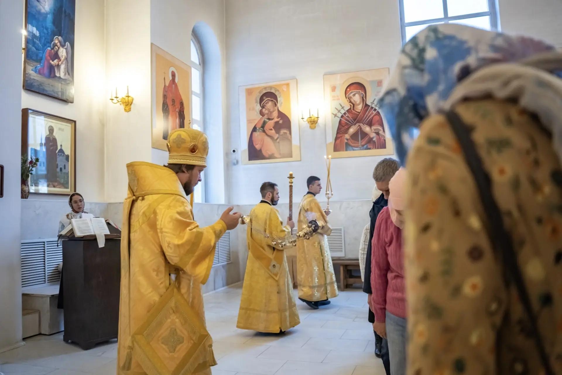 Всенощное бдение в канун Недели 18-й по Пятидесятнице, по Воздвижении, свт. Димитрия, митр. Ростовского