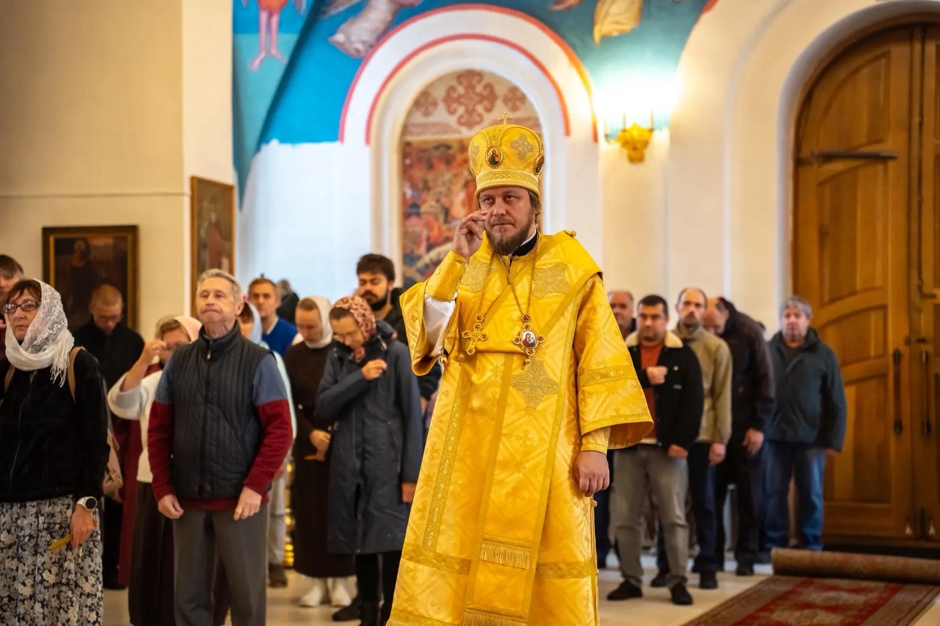Литургия в Неделю 18-ую по Пятидесятнице, свт. Димитрия, митр. Ростовского
