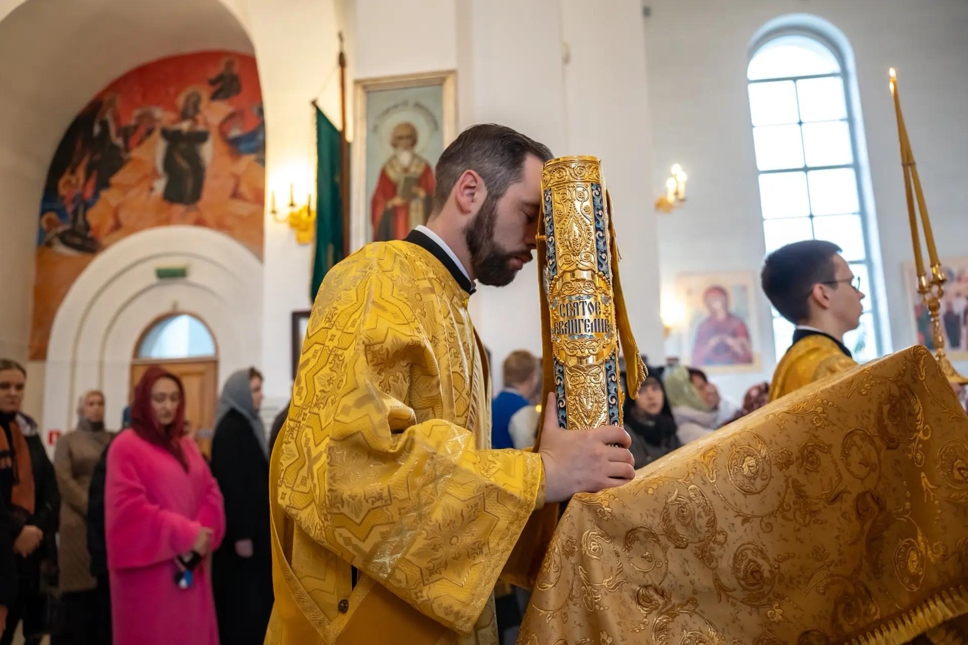 Литургия в Неделю 18-ую по Пятидесятнице, свт. Димитрия, митр. Ростовского