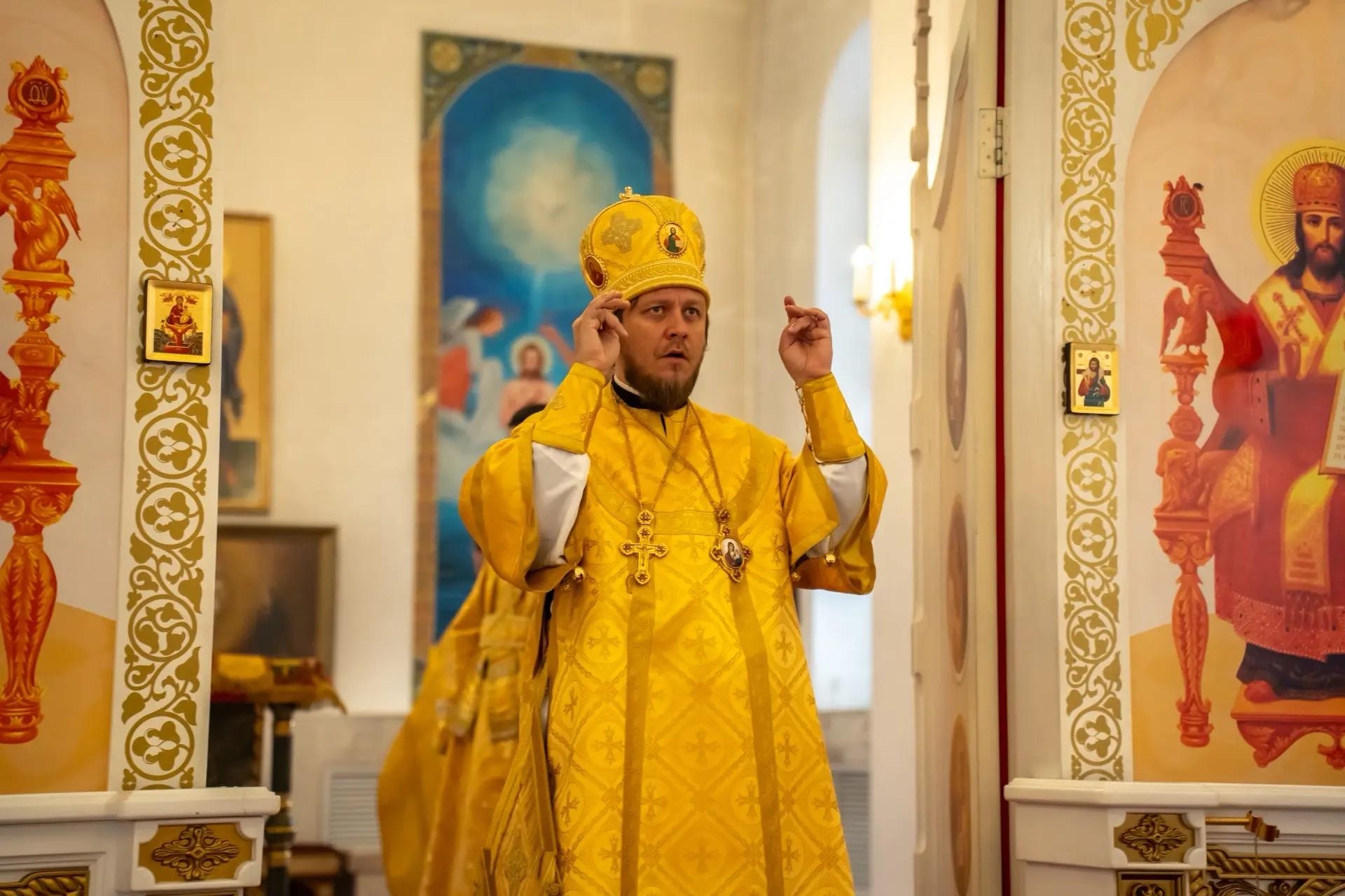 Литургия в Неделю 18-ую по Пятидесятнице, свт. Димитрия, митр. Ростовского