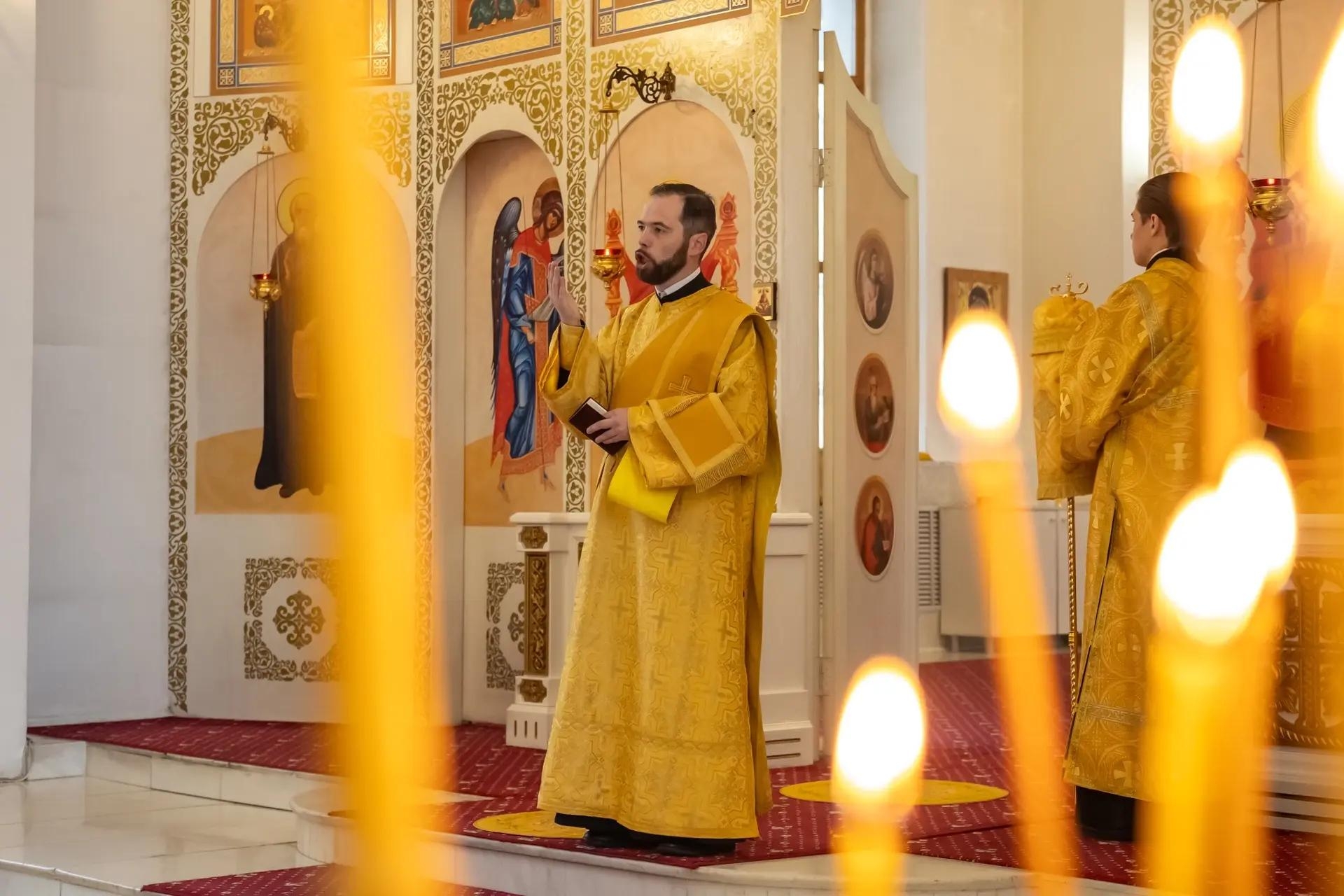 Литургия в Неделю 18-ую по Пятидесятнице, свт. Димитрия, митр. Ростовского