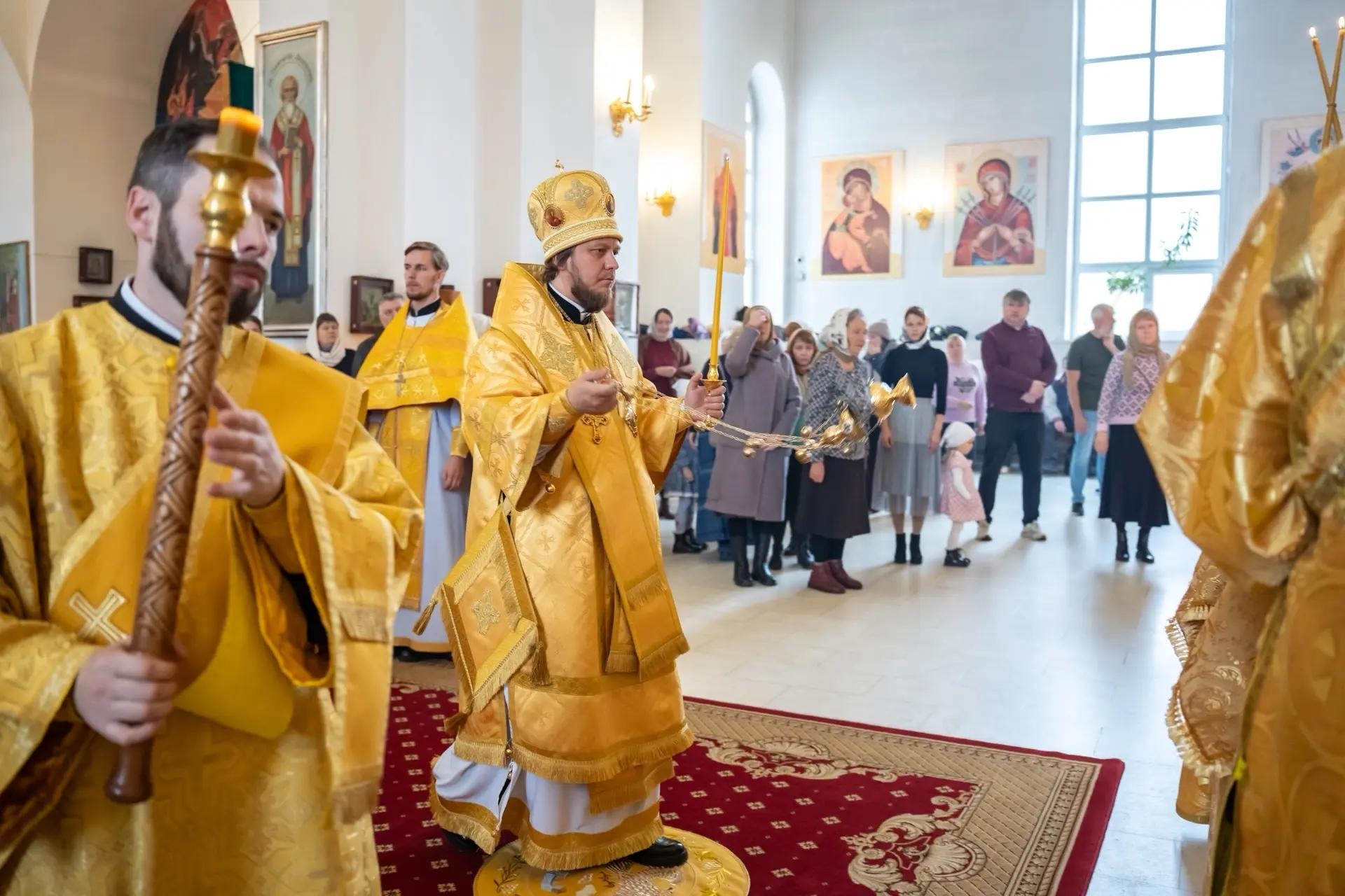 Литургия в Неделю 18-ую по Пятидесятнице, свт. Димитрия, митр. Ростовского