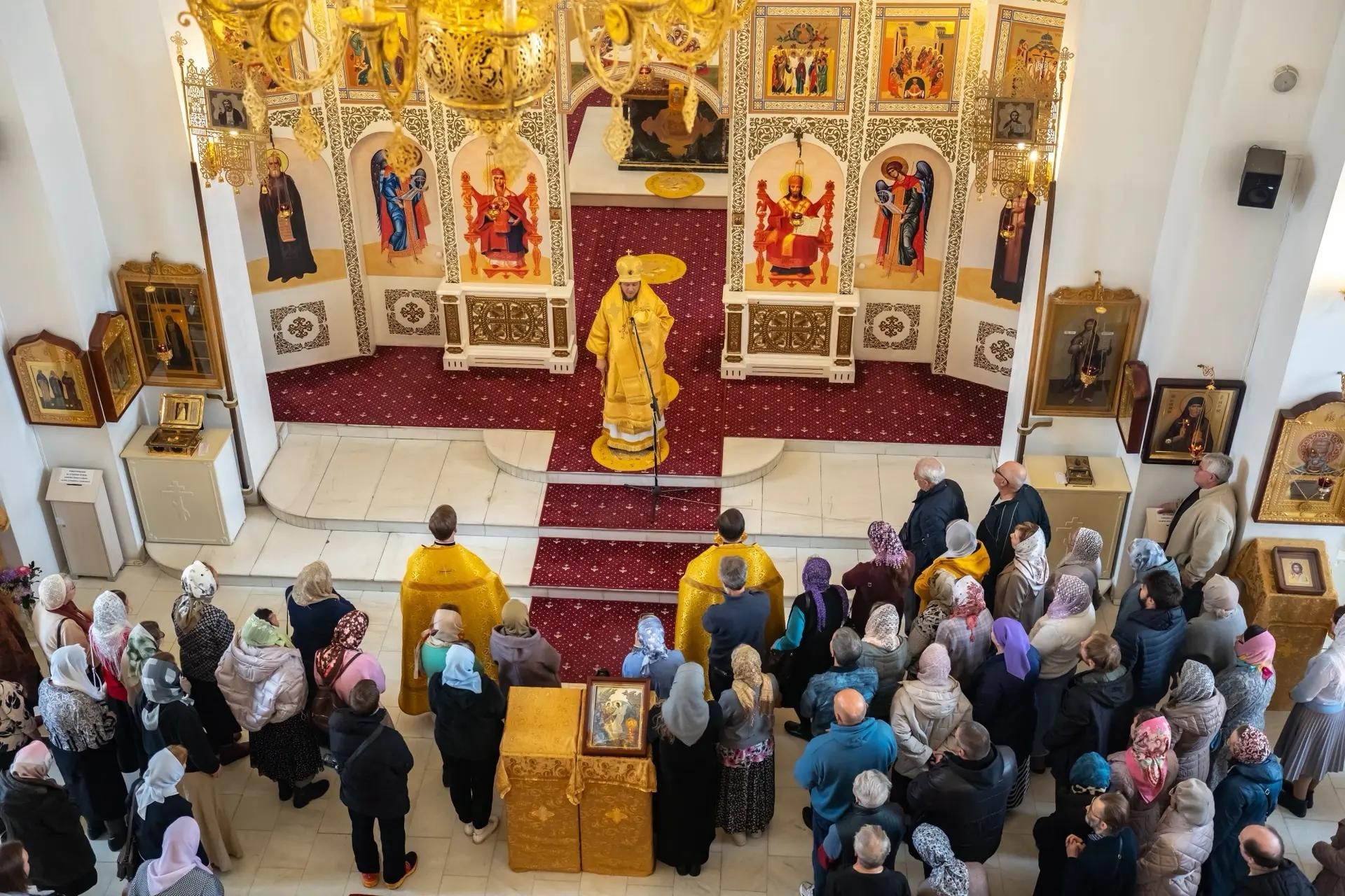 Литургия в Неделю 18-ую по Пятидесятнице, свт. Димитрия, митр. Ростовского