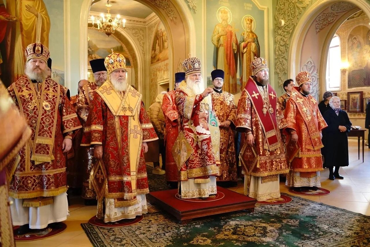 Божественная литургия в день памяти сщмч. Петра (Полянского), митрополита Крутицкого в Свято-Симеоновском кафедральном соборе г. Челябинск