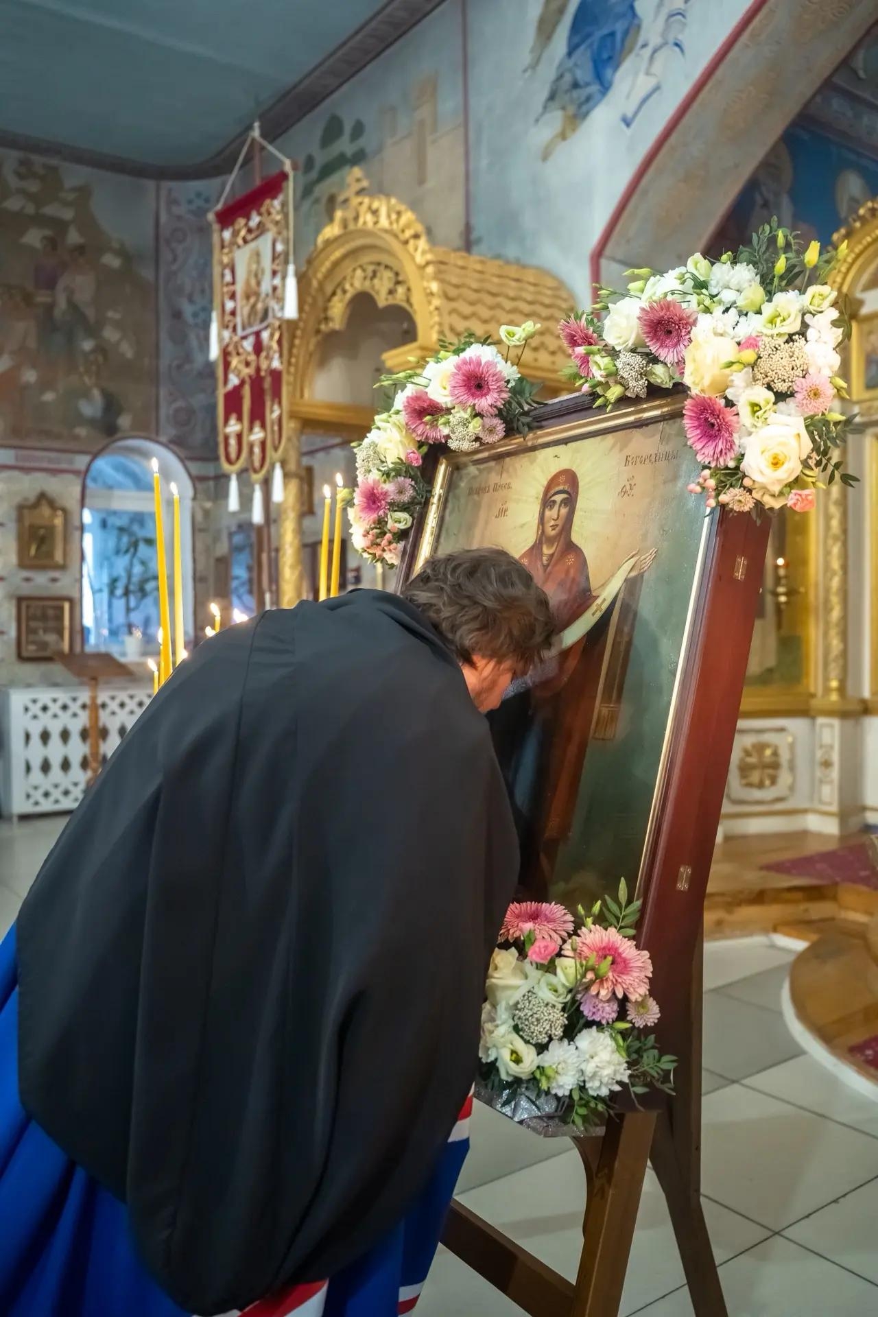 Всенощное бдение в канун Покрова Пресвятой Владычицы нашей Богородицы и Приснодевы Марии