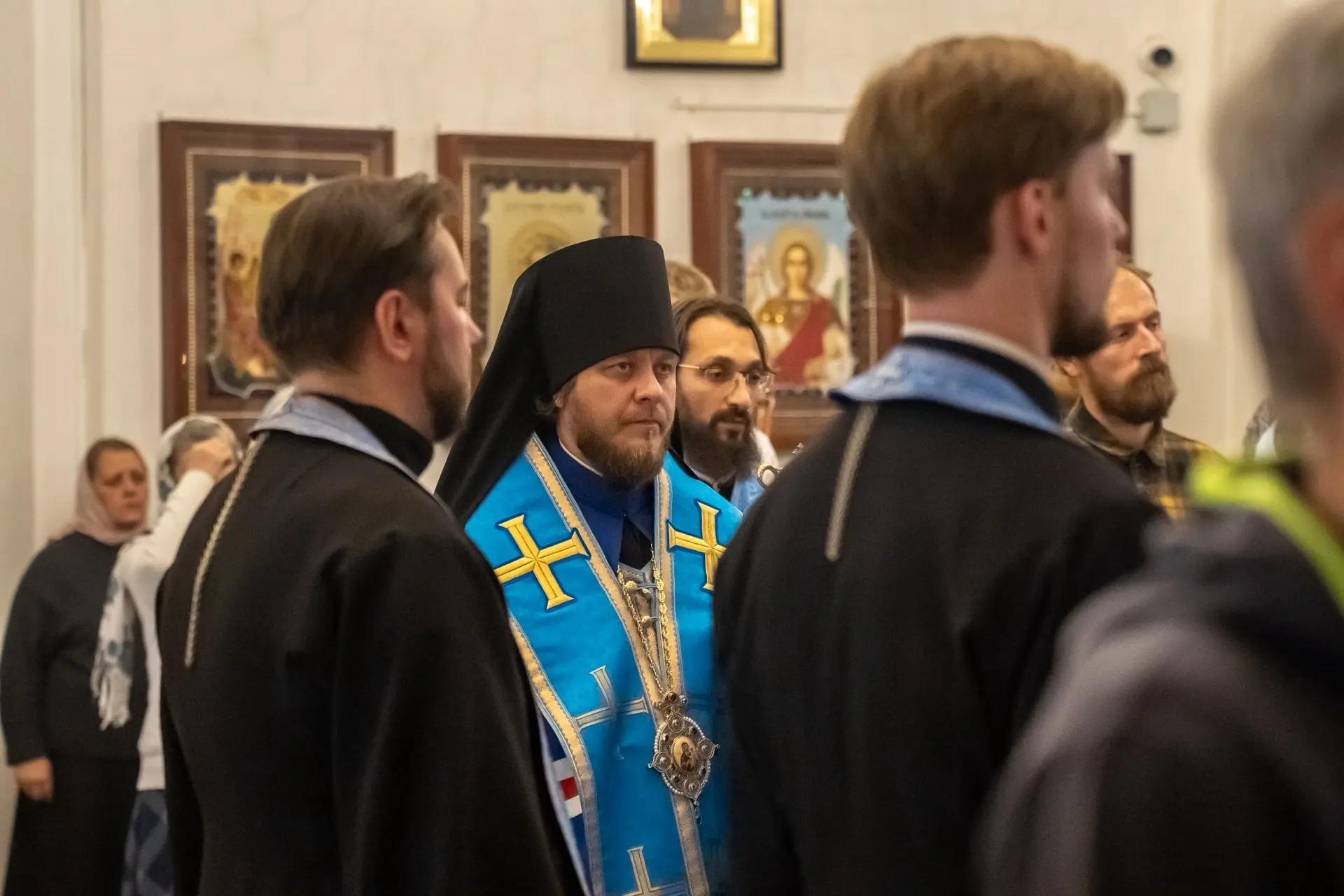 Всенощное бдение в канун Покрова Пресвятой Владычицы нашей Богородицы и Приснодевы Марии