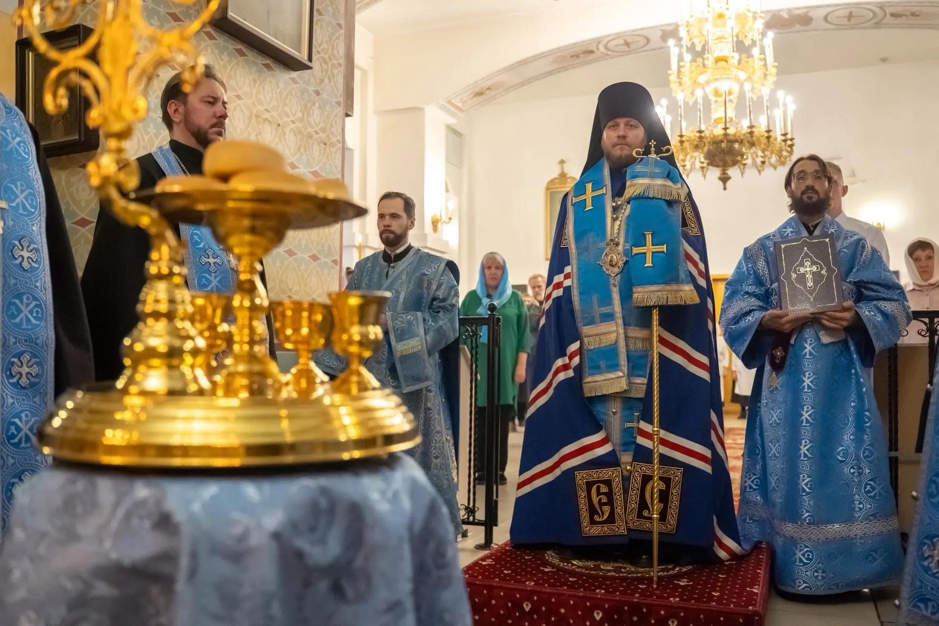 Всенощное бдение в канун Покрова Пресвятой Владычицы нашей Богородицы и Приснодевы Марии