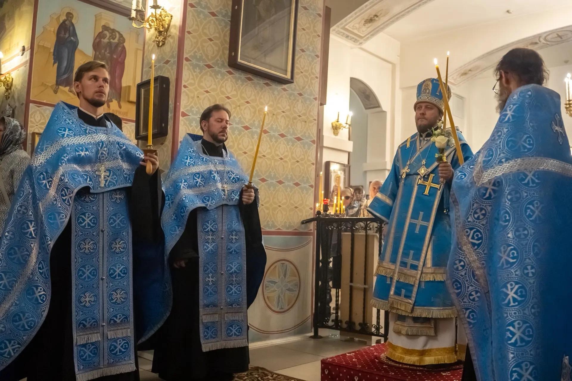 Всенощное бдение в канун Покрова Пресвятой Владычицы нашей Богородицы и Приснодевы Марии