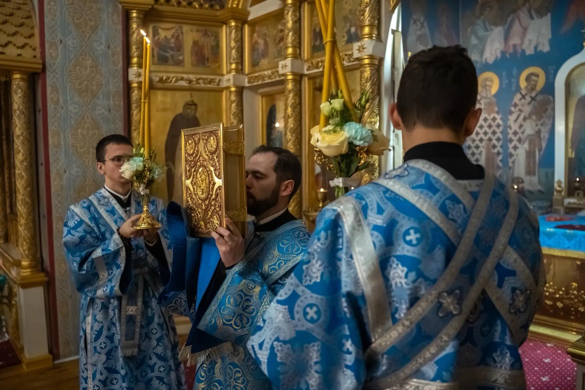 Всенощное бдение в канун Покрова Пресвятой Владычицы нашей Богородицы и Приснодевы Марии