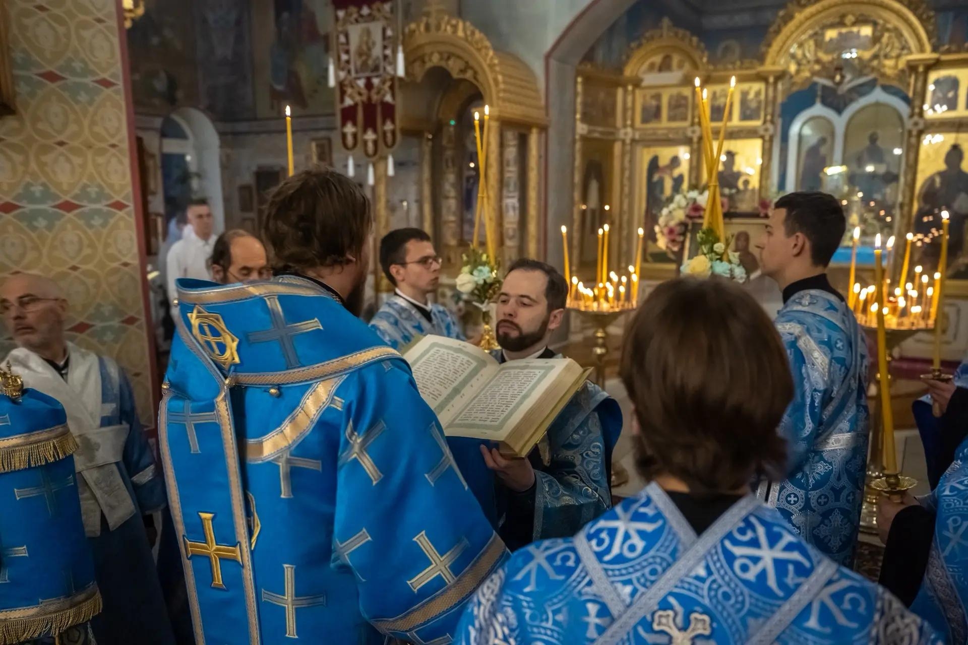 Всенощное бдение в канун Покрова Пресвятой Владычицы нашей Богородицы и Приснодевы Марии