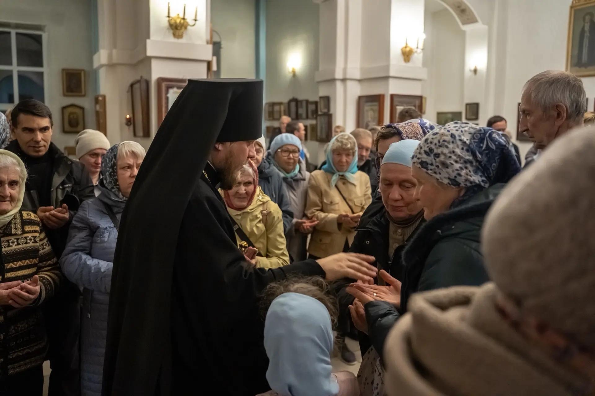 Всенощное бдение в канун Покрова Пресвятой Владычицы нашей Богородицы и Приснодевы Марии