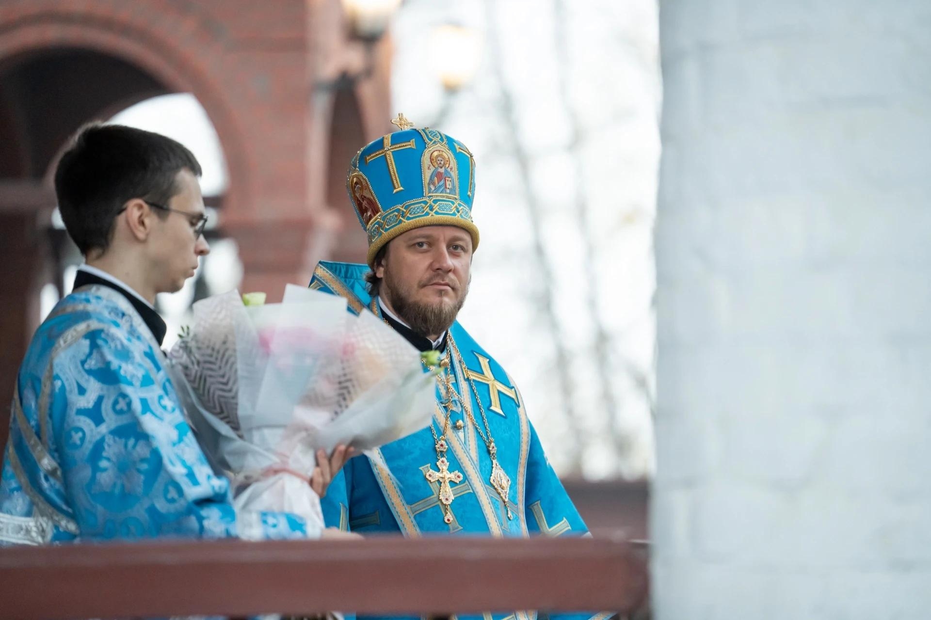 Литургия в праздник Покрова Пресвятой Владычицы нашей Богородицы в Никольском соборном храме г. Сатка