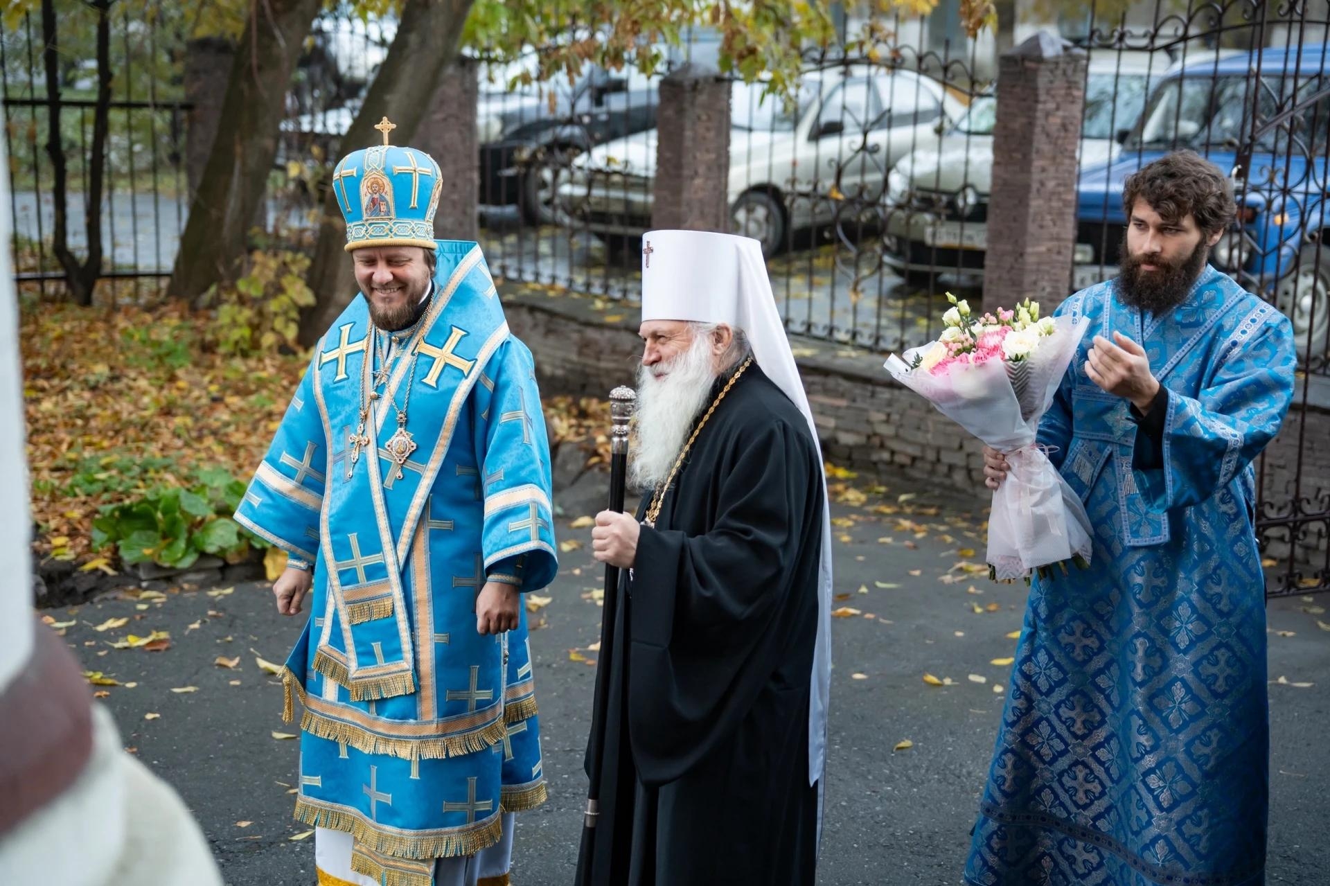 Литургия в праздник Покрова Пресвятой Владычицы нашей Богородицы в Никольском соборном храме г. Сатка