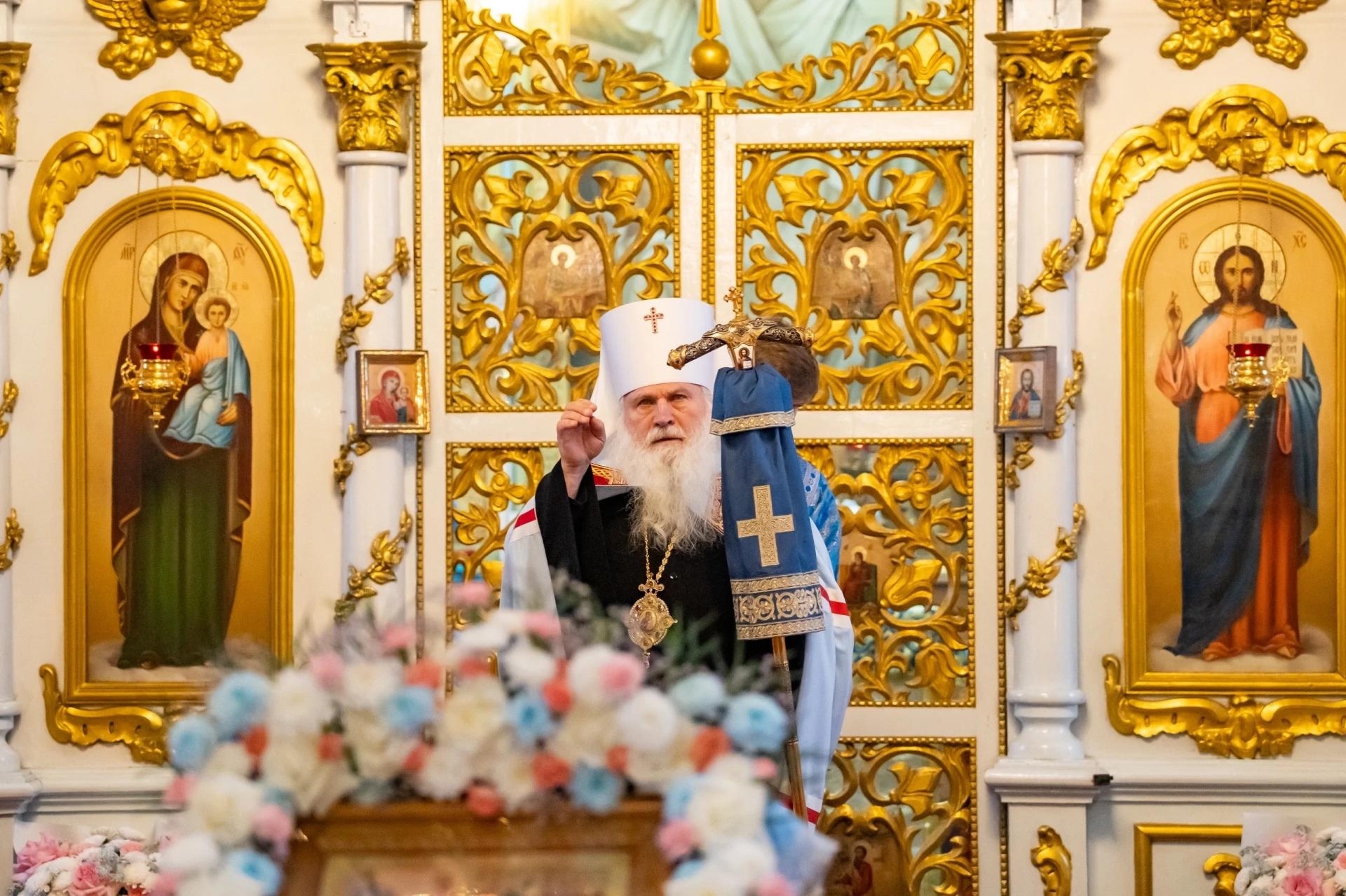 Литургия в праздник Покрова Пресвятой Владычицы нашей Богородицы в Никольском соборном храме г. Сатка
