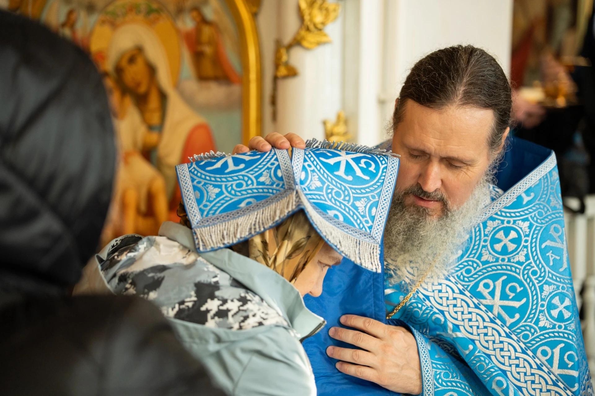 Литургия в праздник Покрова Пресвятой Владычицы нашей Богородицы в Никольском соборном храме г. Сатка
