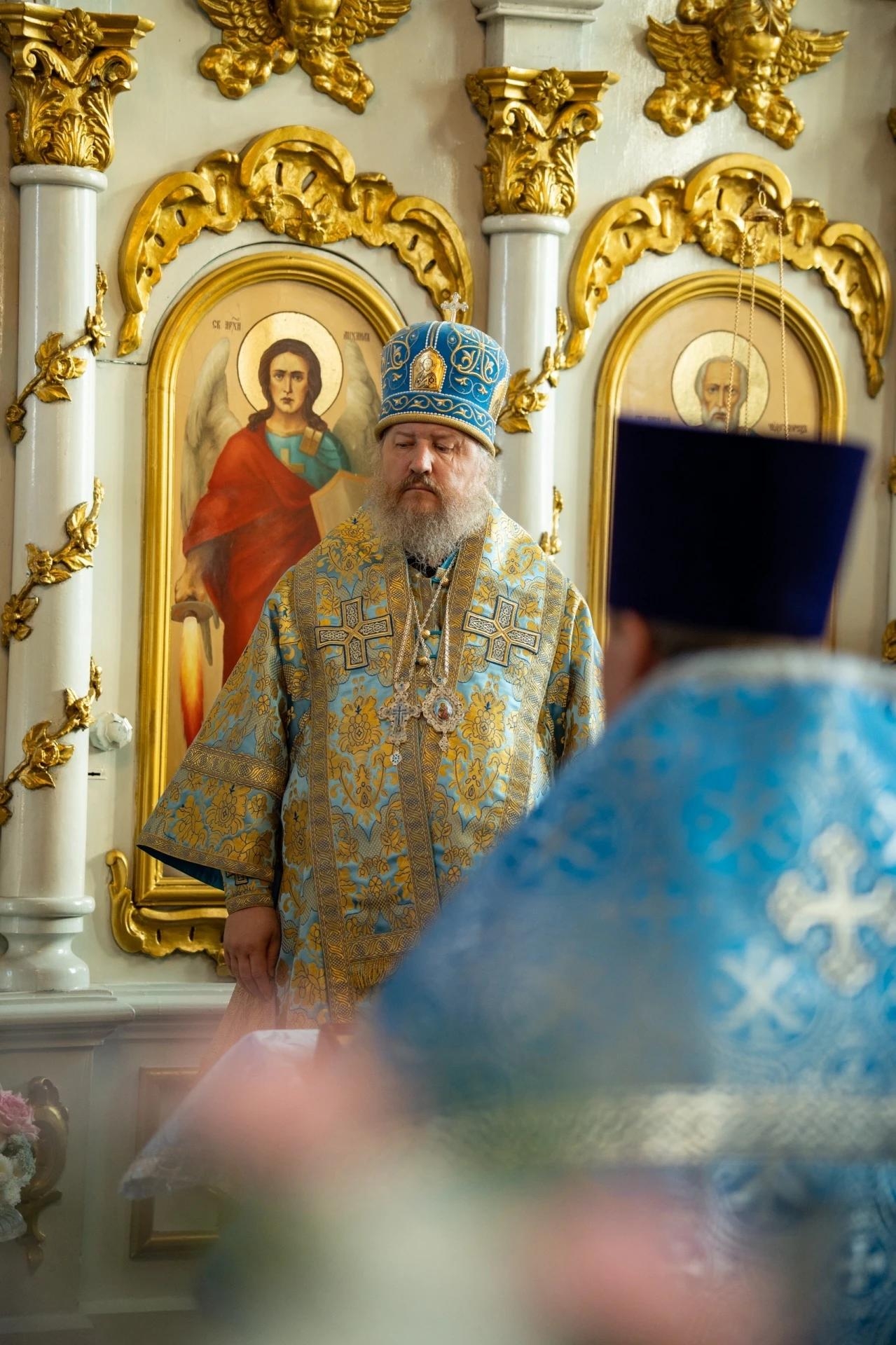 Литургия в праздник Покрова Пресвятой Владычицы нашей Богородицы в Никольском соборном храме г. Сатка