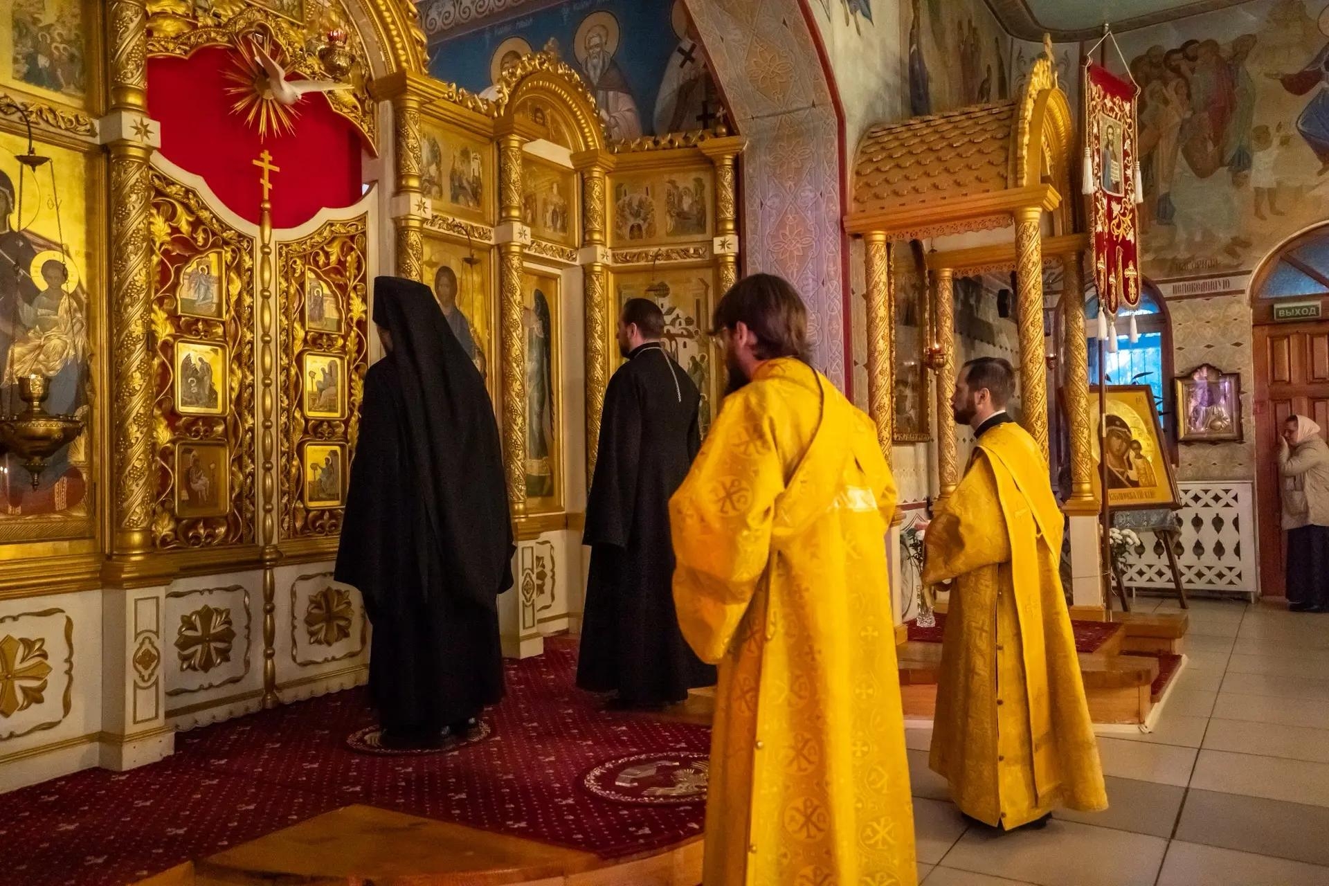 Литургия в пятницу 20-й седмицы по Пятидесятнице, сщмч. Дионисия Ареопагита