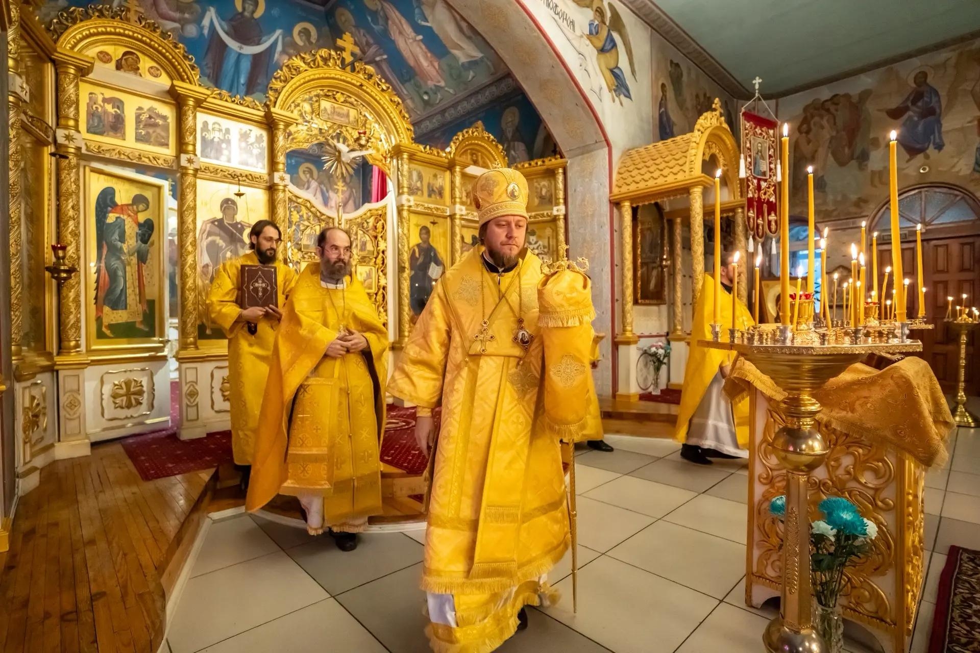 Литургия в пятницу 20-й седмицы по Пятидесятнице, сщмч. Дионисия Ареопагита
