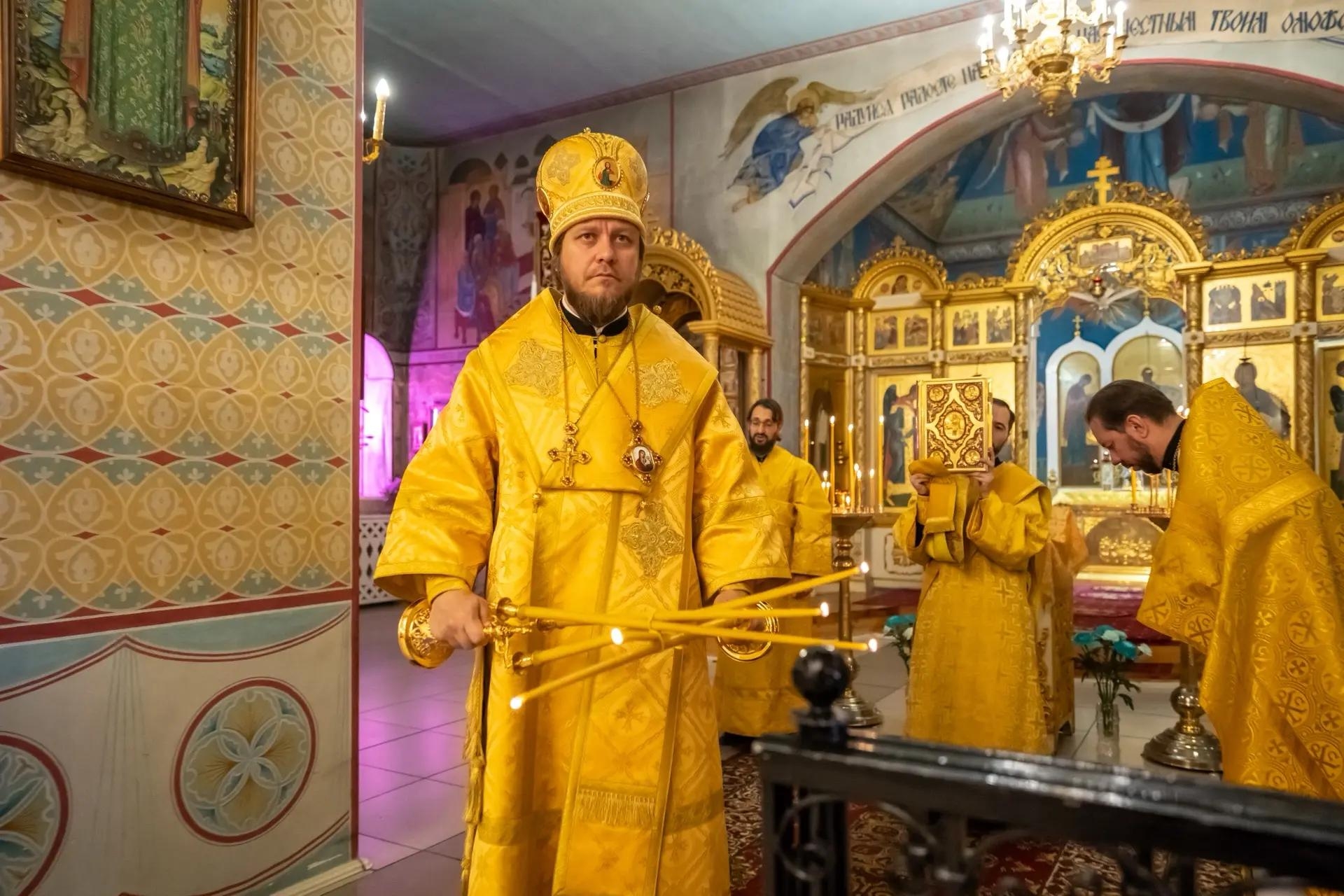 Литургия в пятницу 20-й седмицы по Пятидесятнице, сщмч. Дионисия Ареопагита