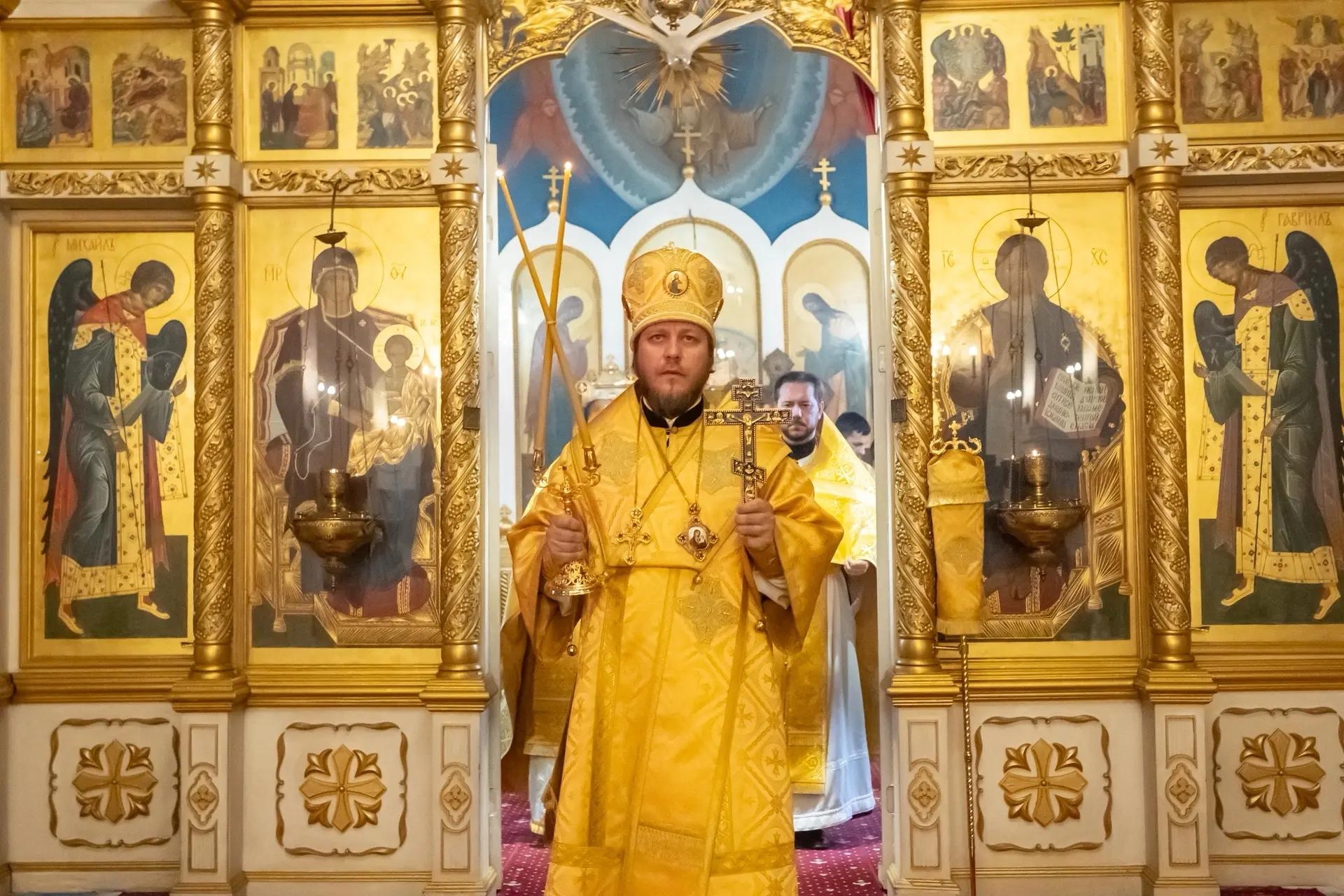 Литургия в пятницу 20-й седмицы по Пятидесятнице, сщмч. Дионисия Ареопагита