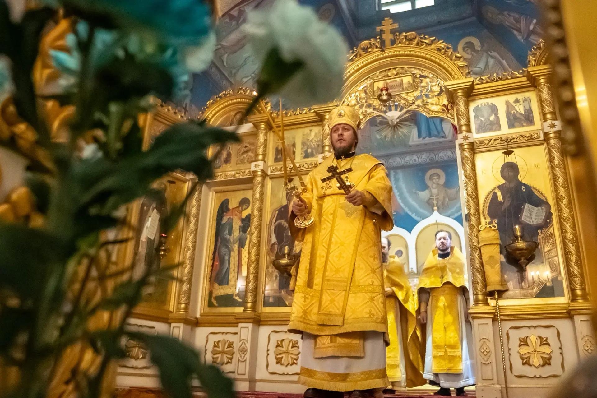 Литургия в пятницу 20-й седмицы по Пятидесятнице, сщмч. Дионисия Ареопагита